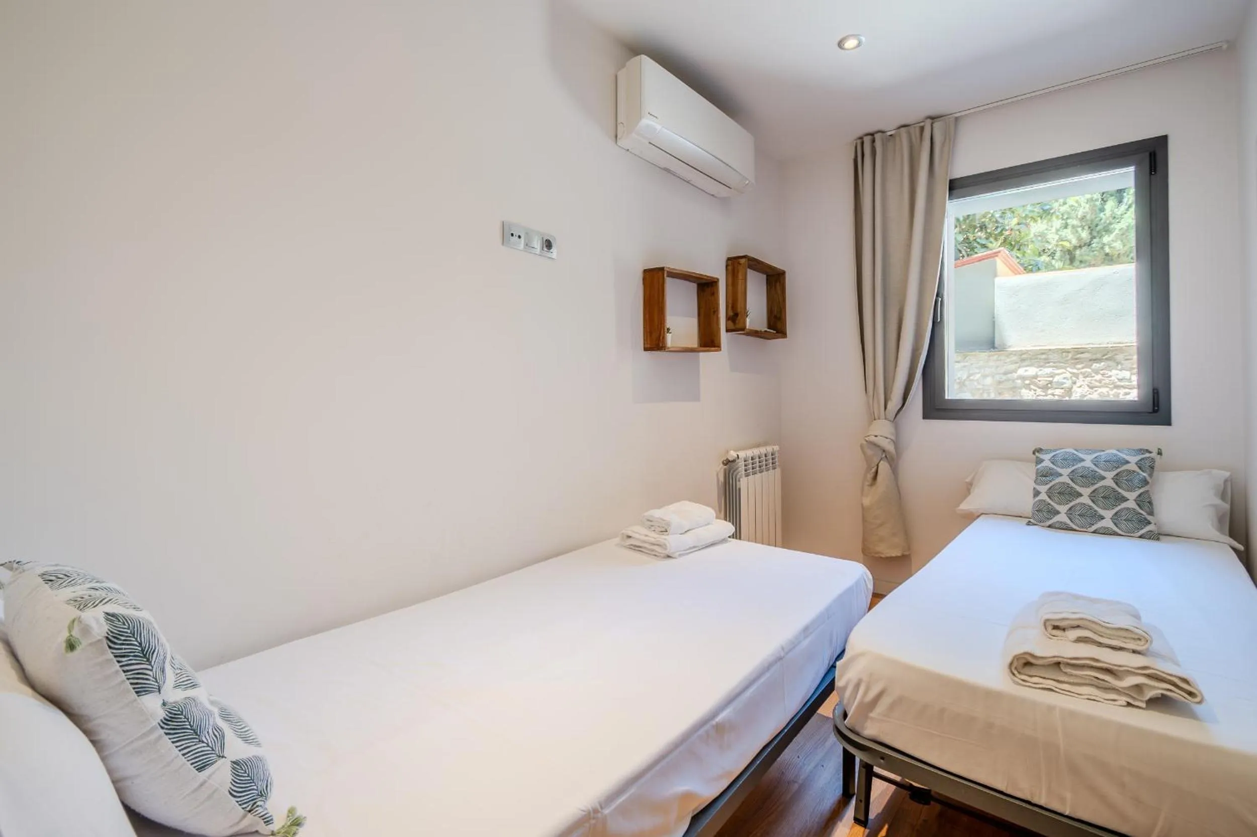 Bed in Flateli Plaça Catalunya 1-2