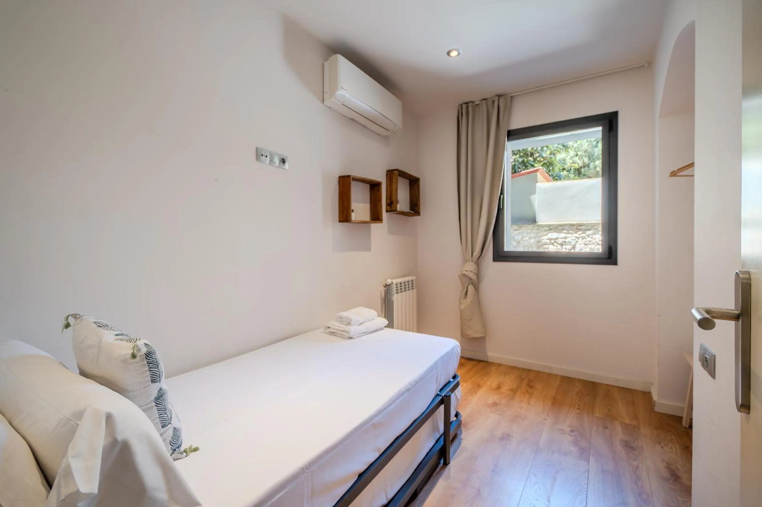 Bed in Flateli Plaça Catalunya 1-2