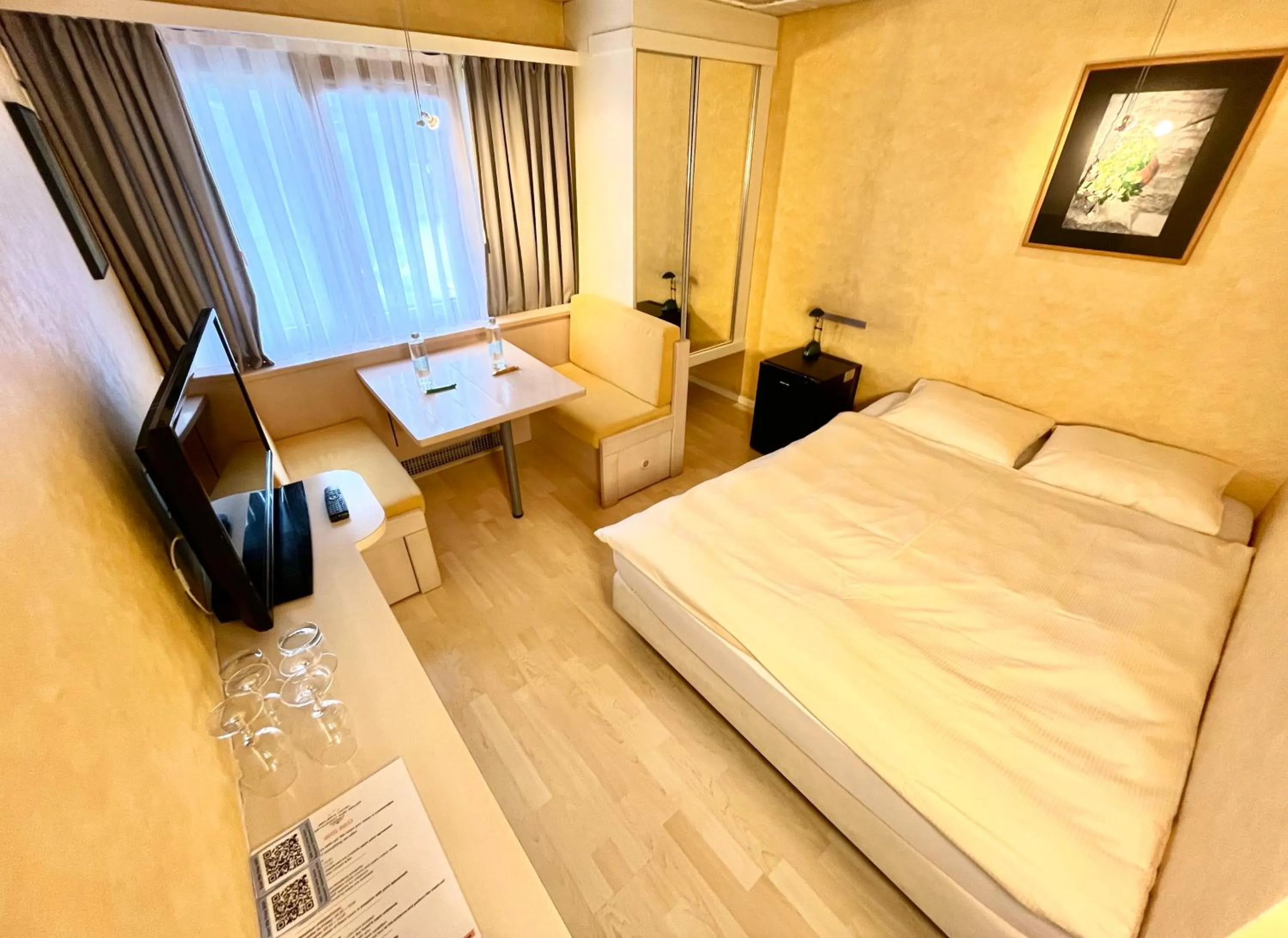 Bed in Seiler's Hotel