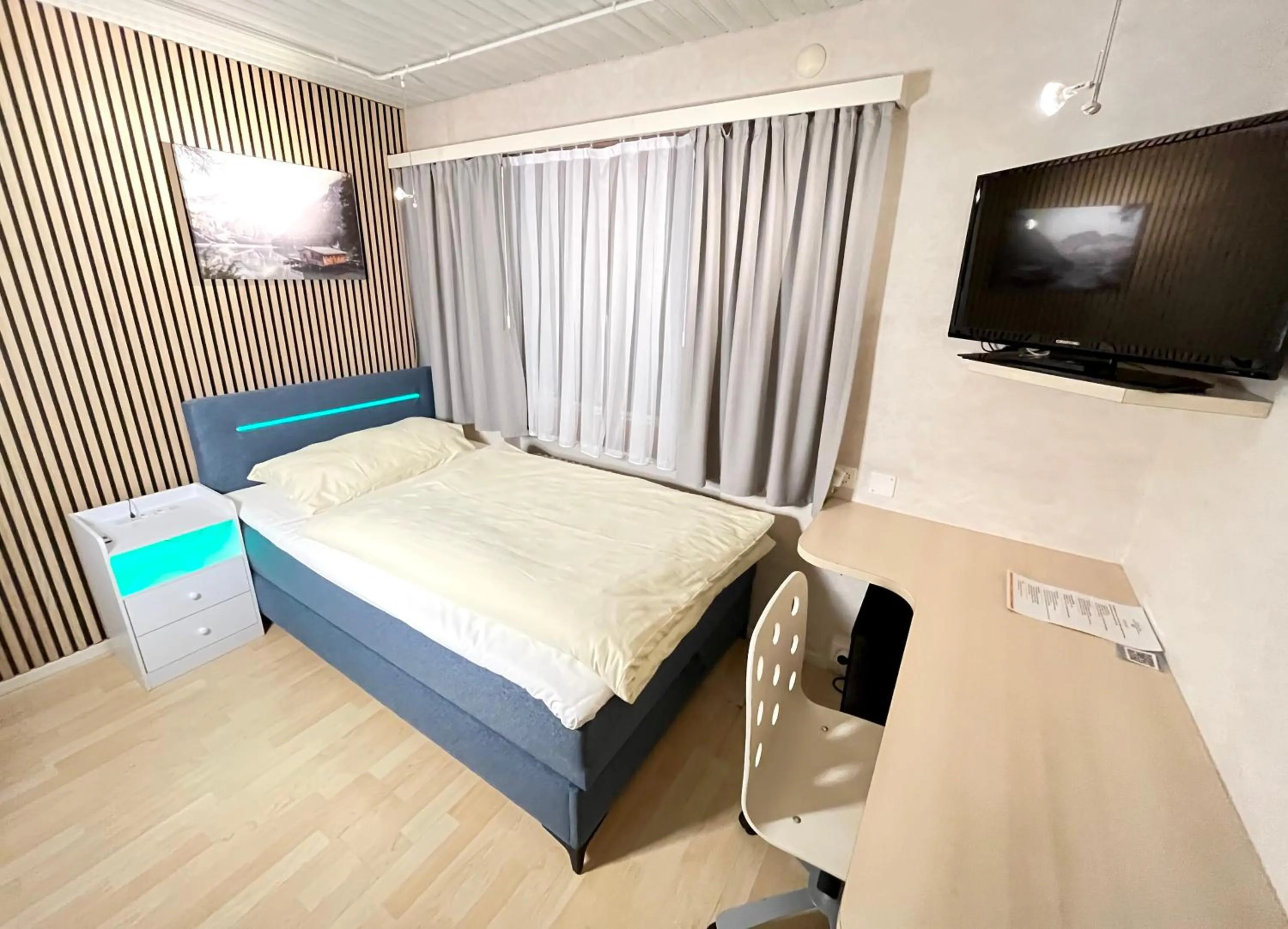 Photo of the whole room, Bed in Seiler's Hotel