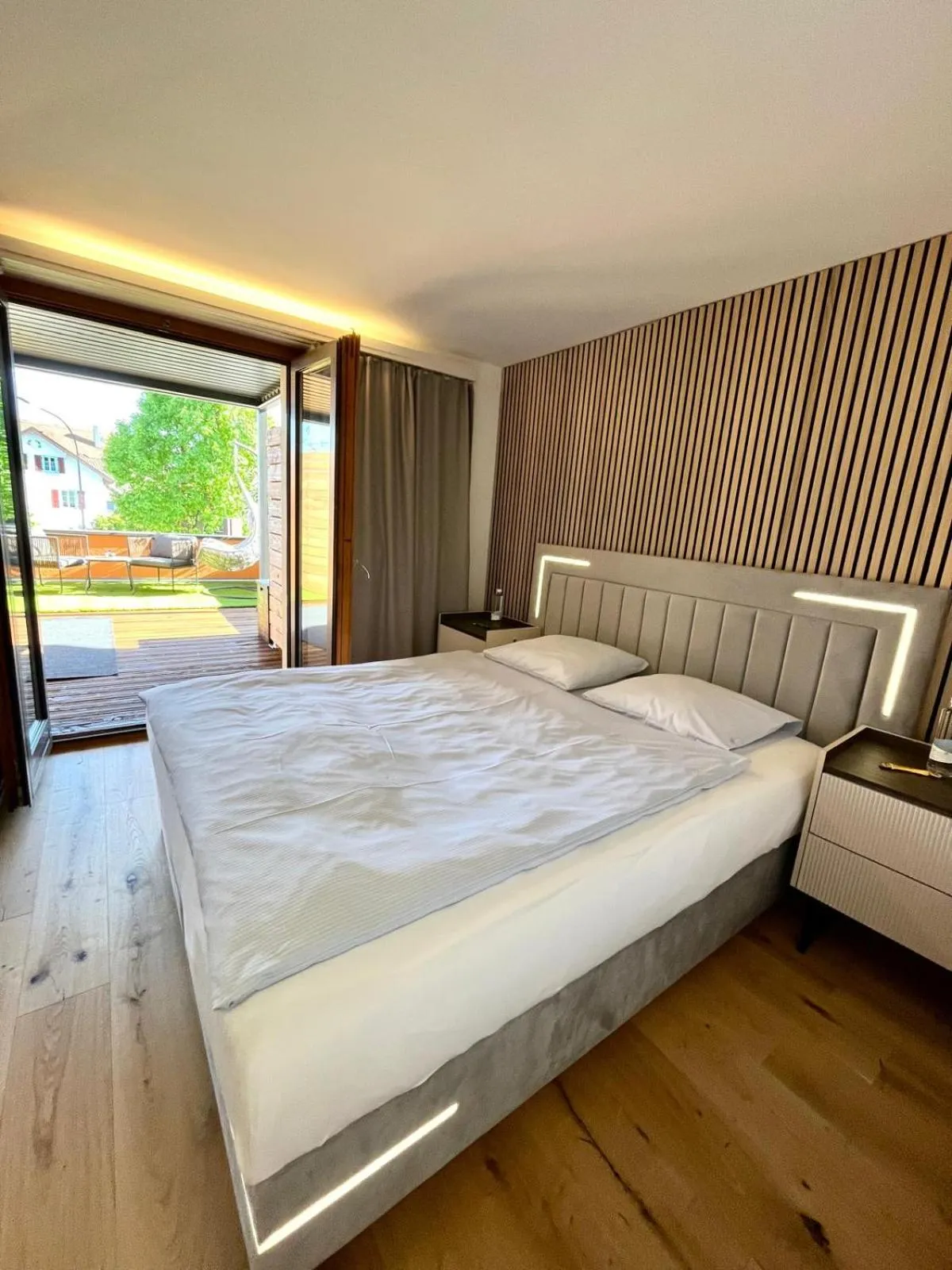 Photo of the whole room, Bed in Seiler's Hotel