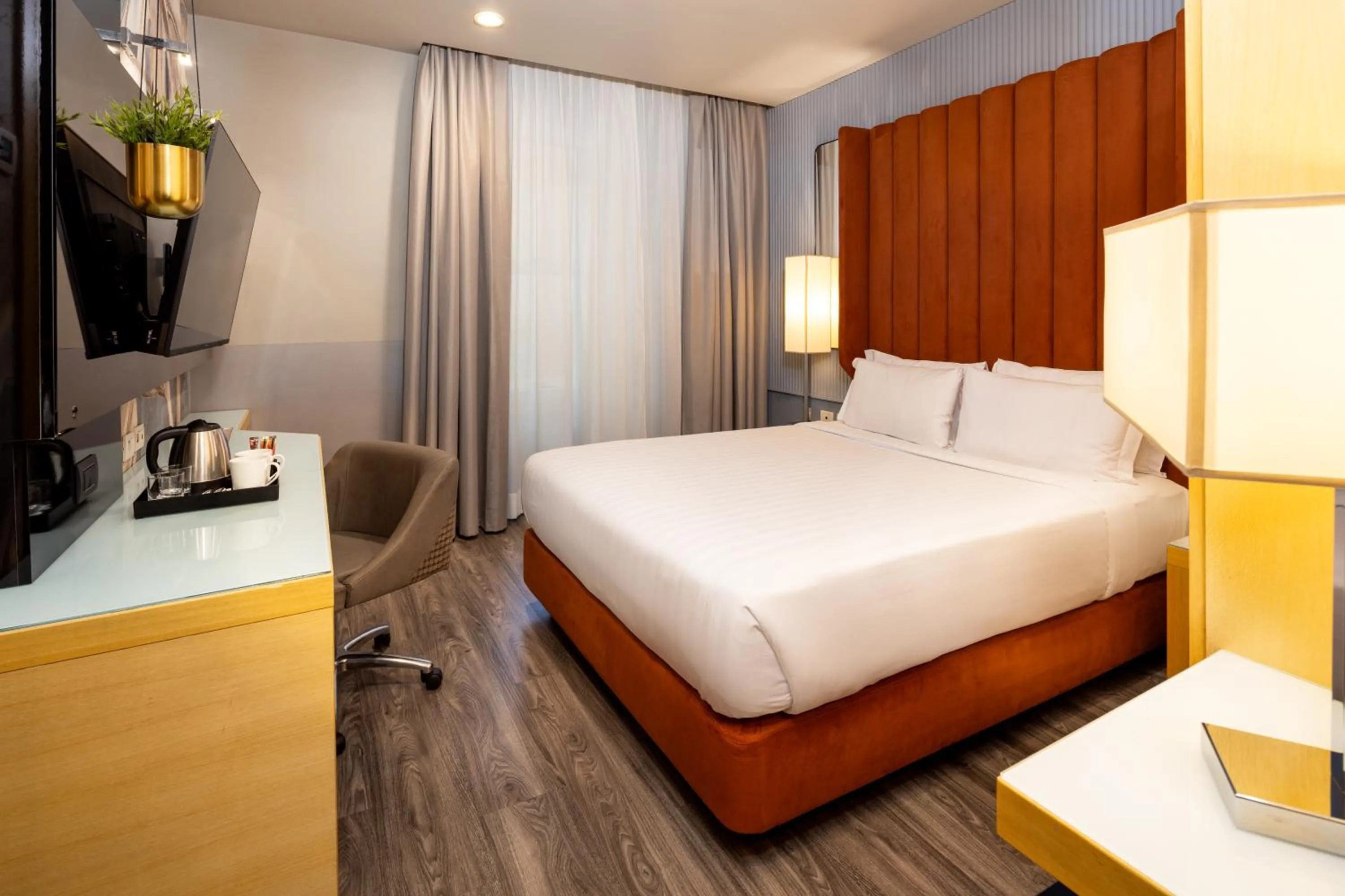 Bed in Holiday Inn Milan Garibaldi Station by IHG