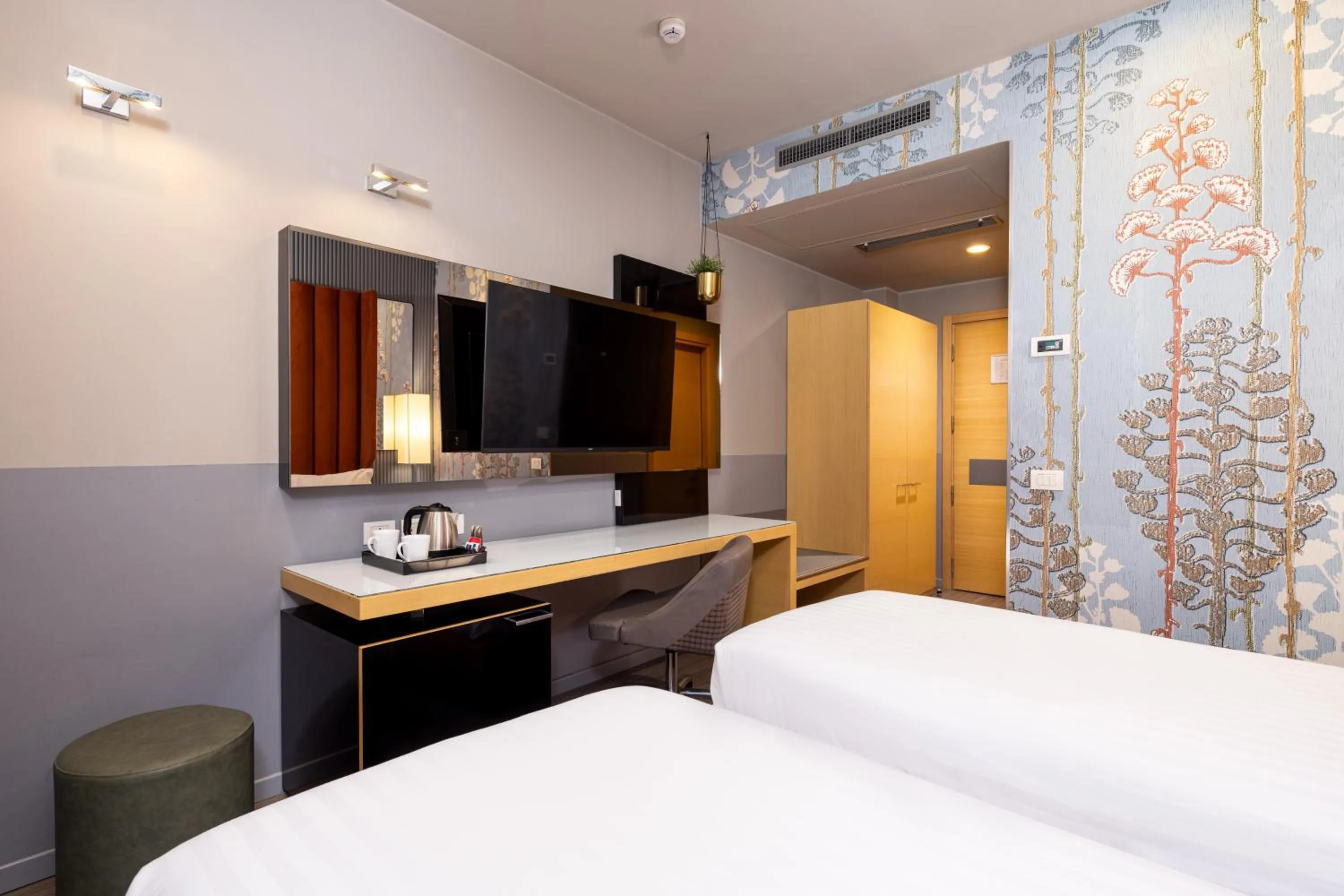 Bedroom, Bed in Holiday Inn Milan Garibaldi Station by IHG