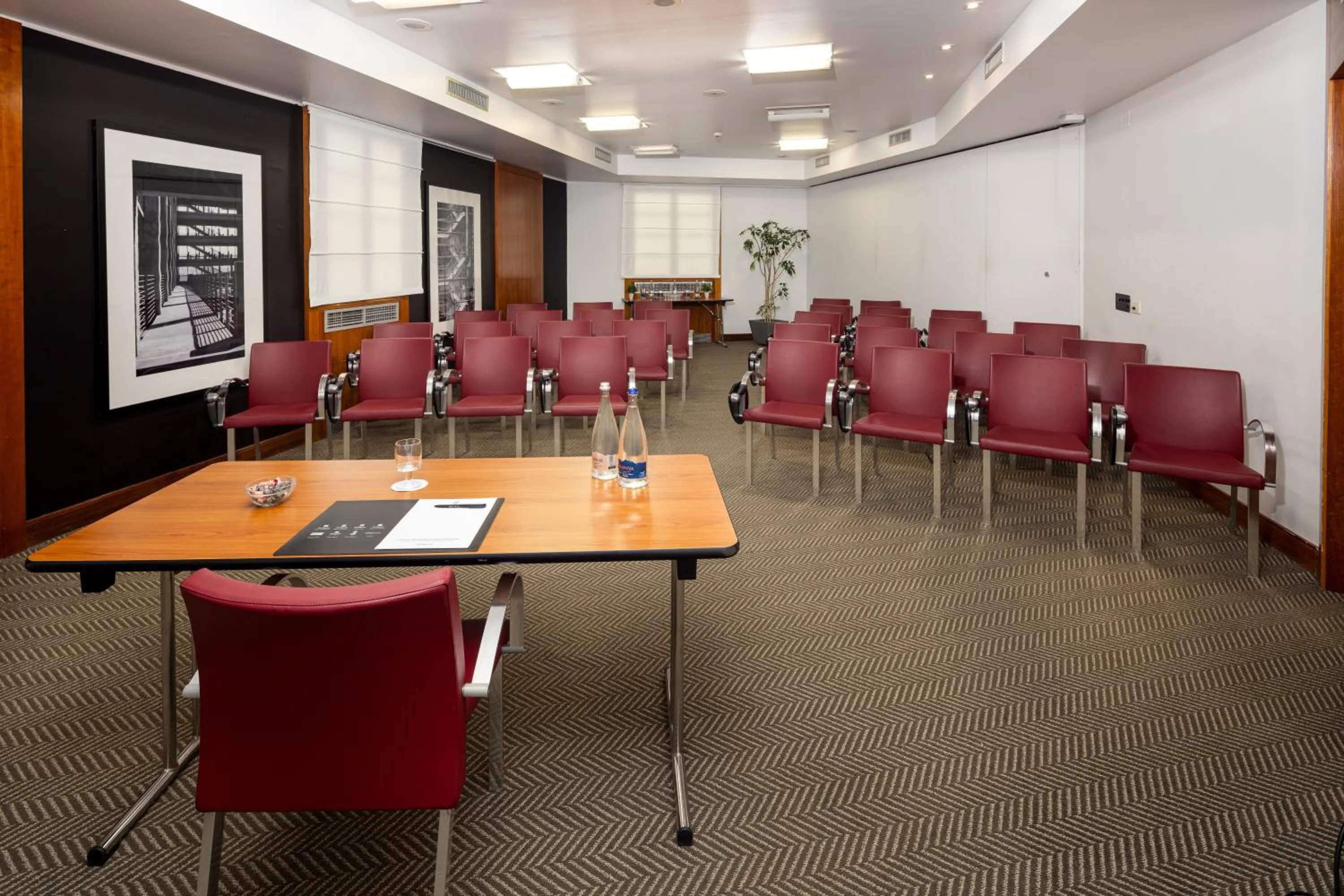 Meeting/conference room in Holiday Inn Milan Garibaldi Station by IHG