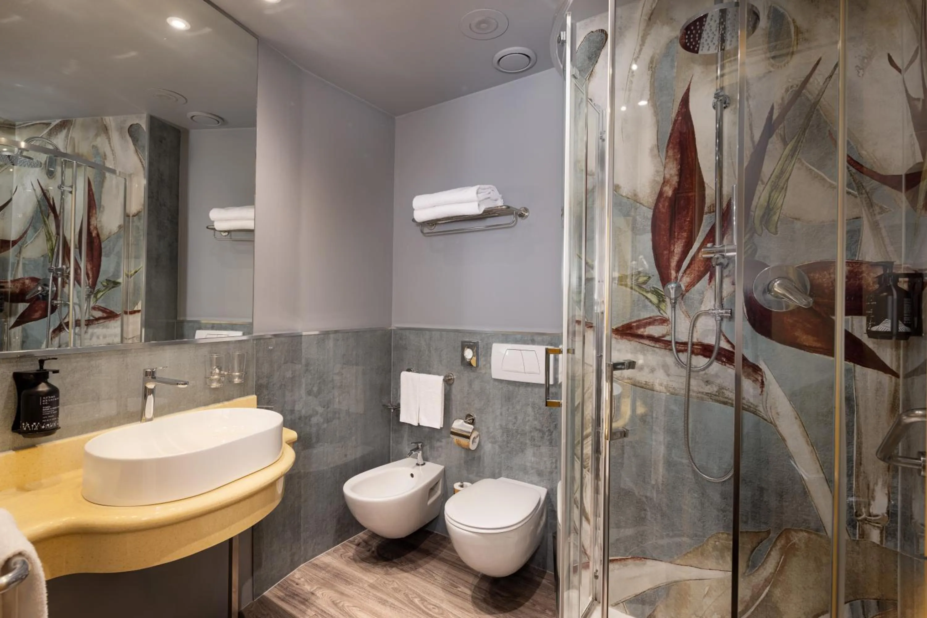 Bathroom in Holiday Inn Milan Garibaldi Station by IHG