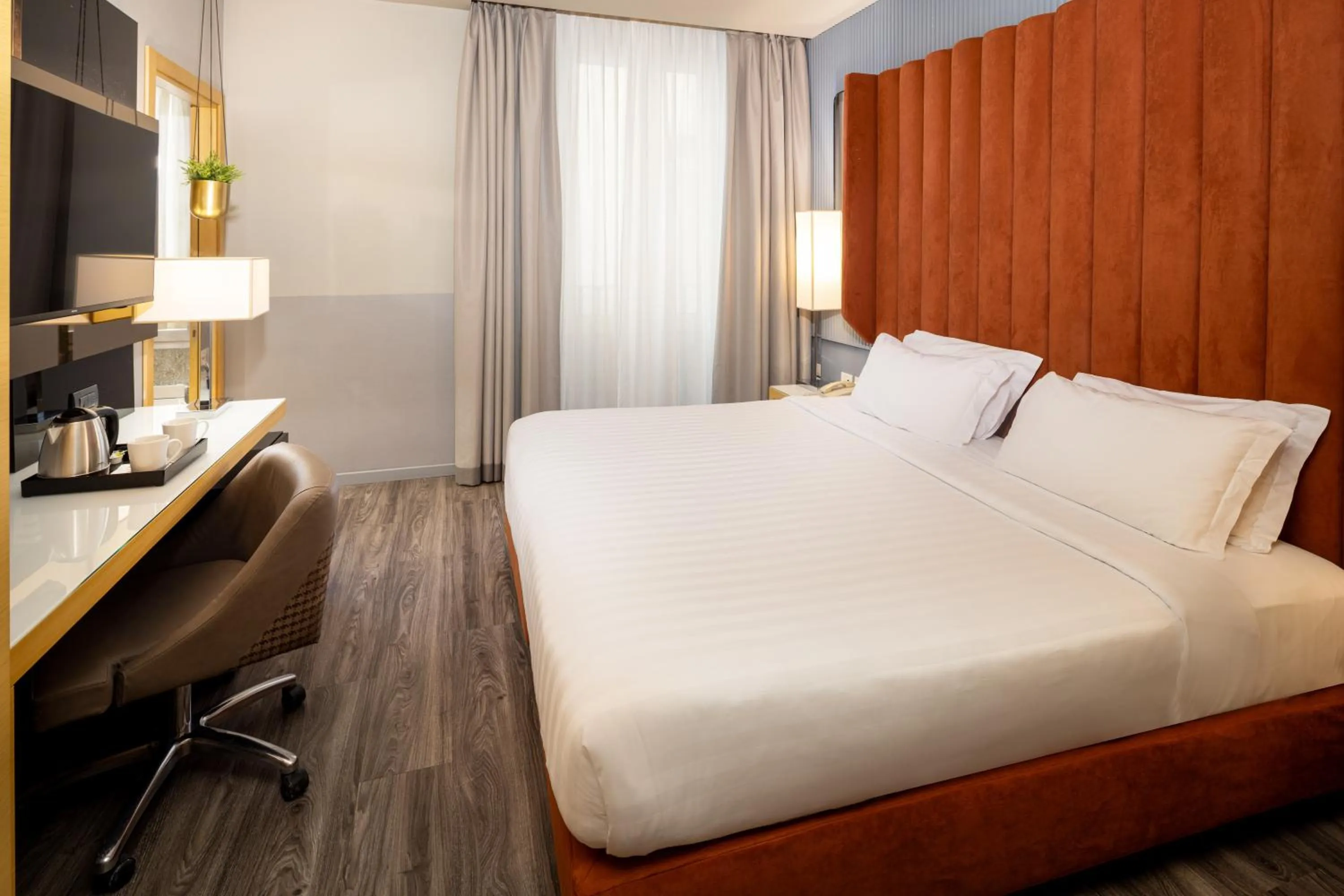 Bedroom, Bed in Holiday Inn Milan Garibaldi Station by IHG