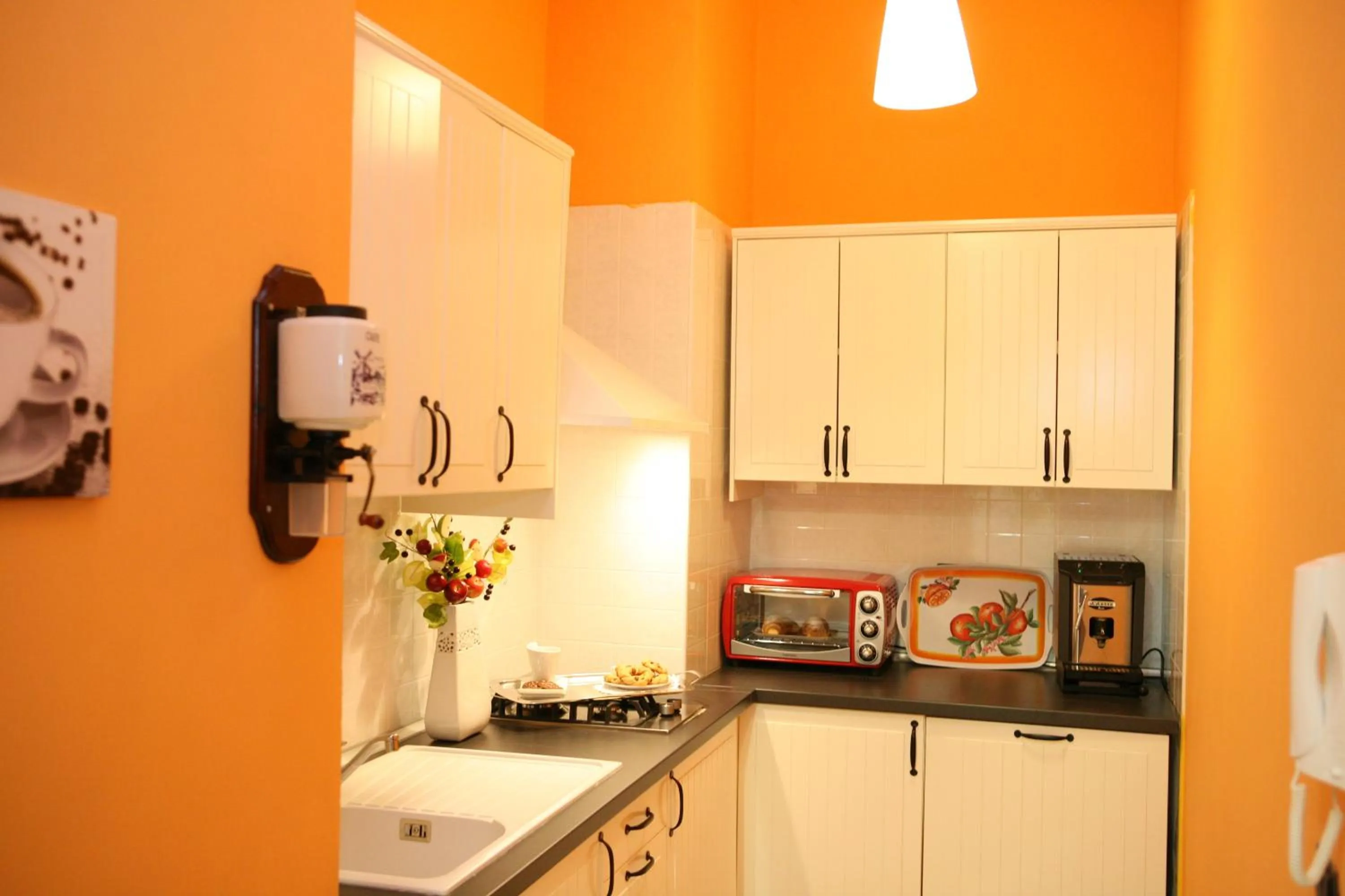 Kitchen or kitchenette in B&B Dolcevita