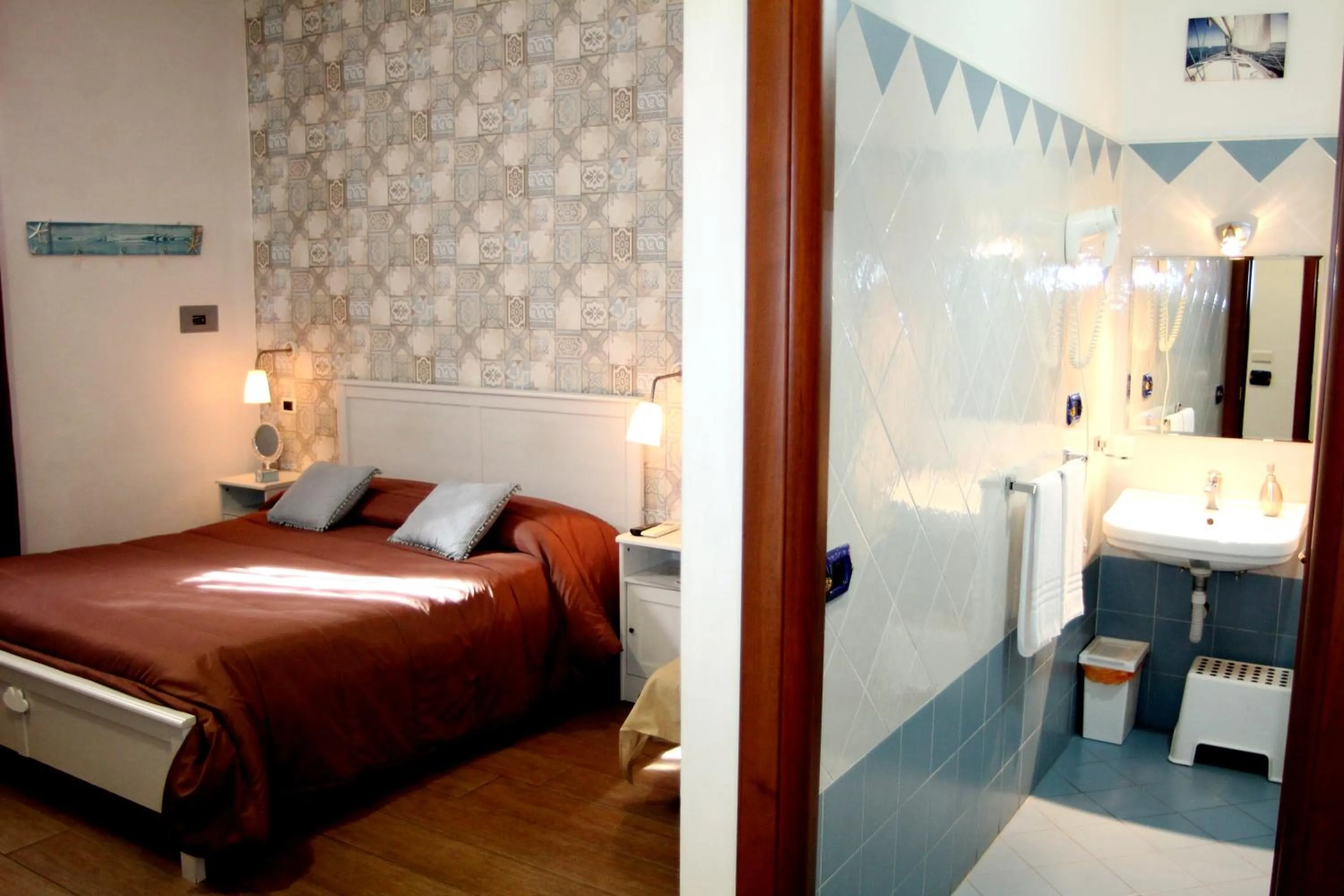 Bathroom, Bed in B&B Dolcevita