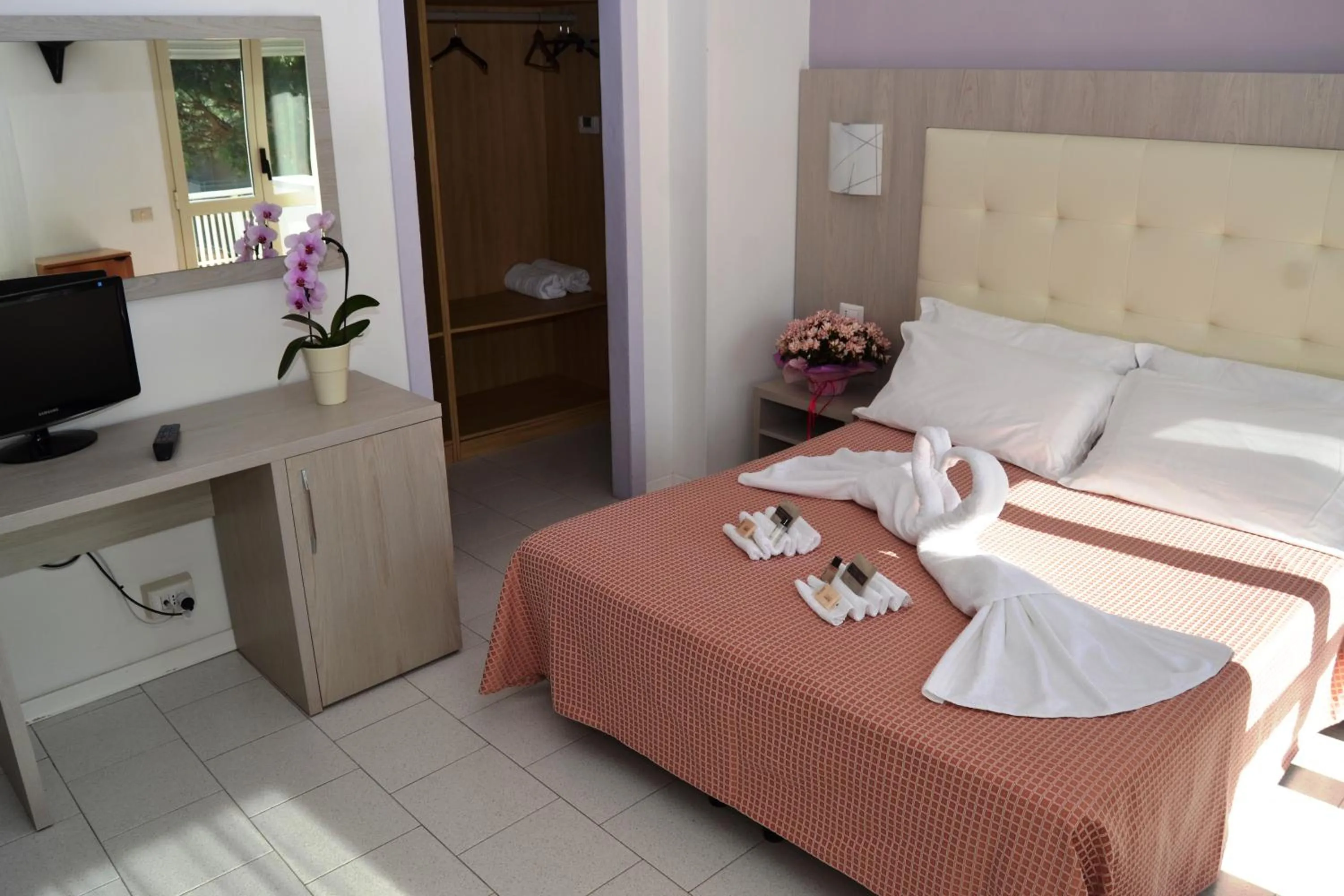 Photo of the whole room in Hotel Suisse