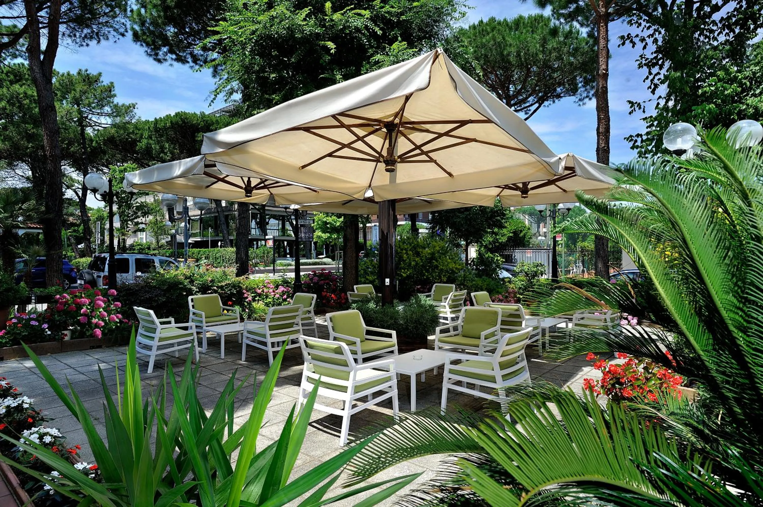 Facade/entrance in Hotel Suisse