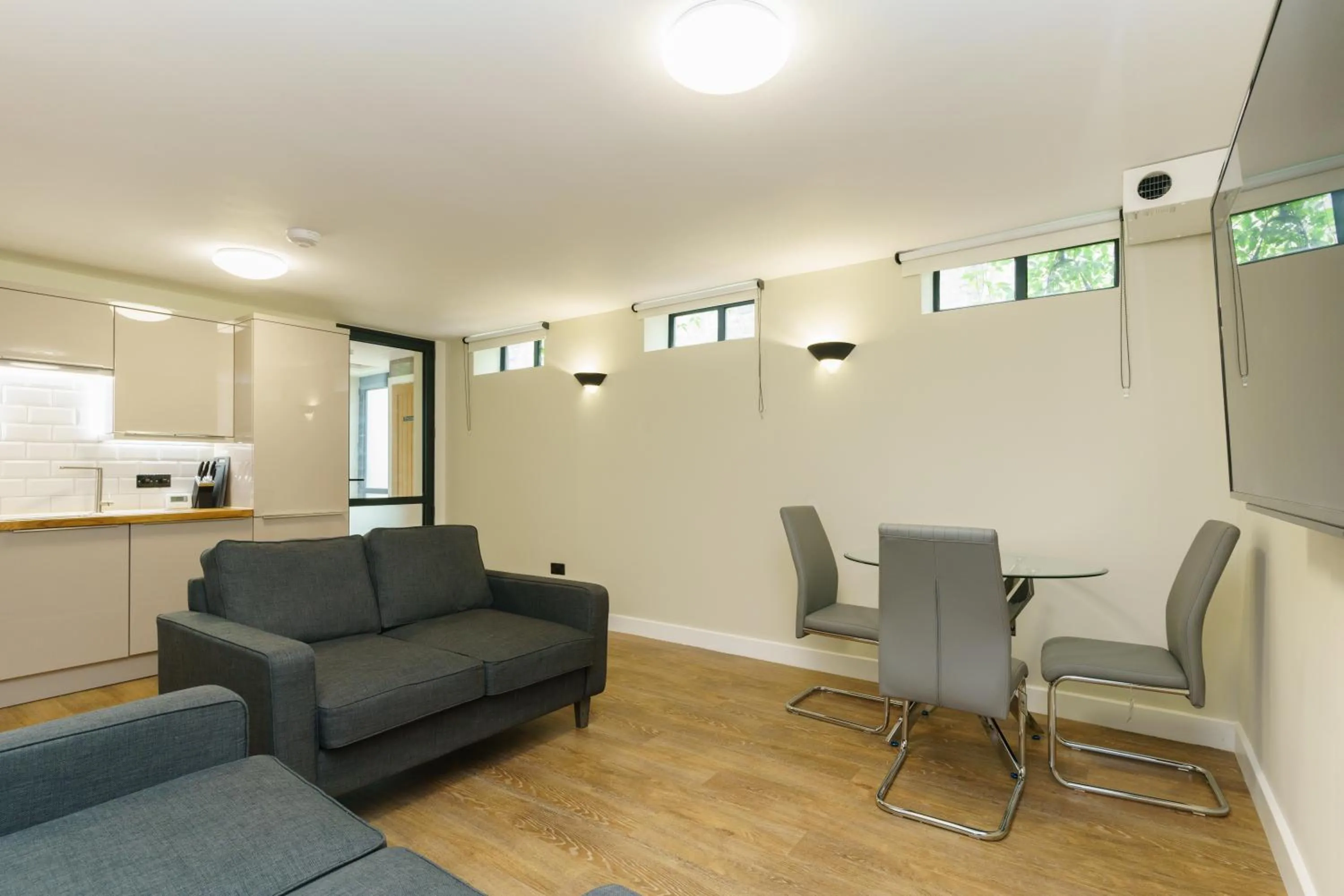 City Apartments - Monkbar Mews