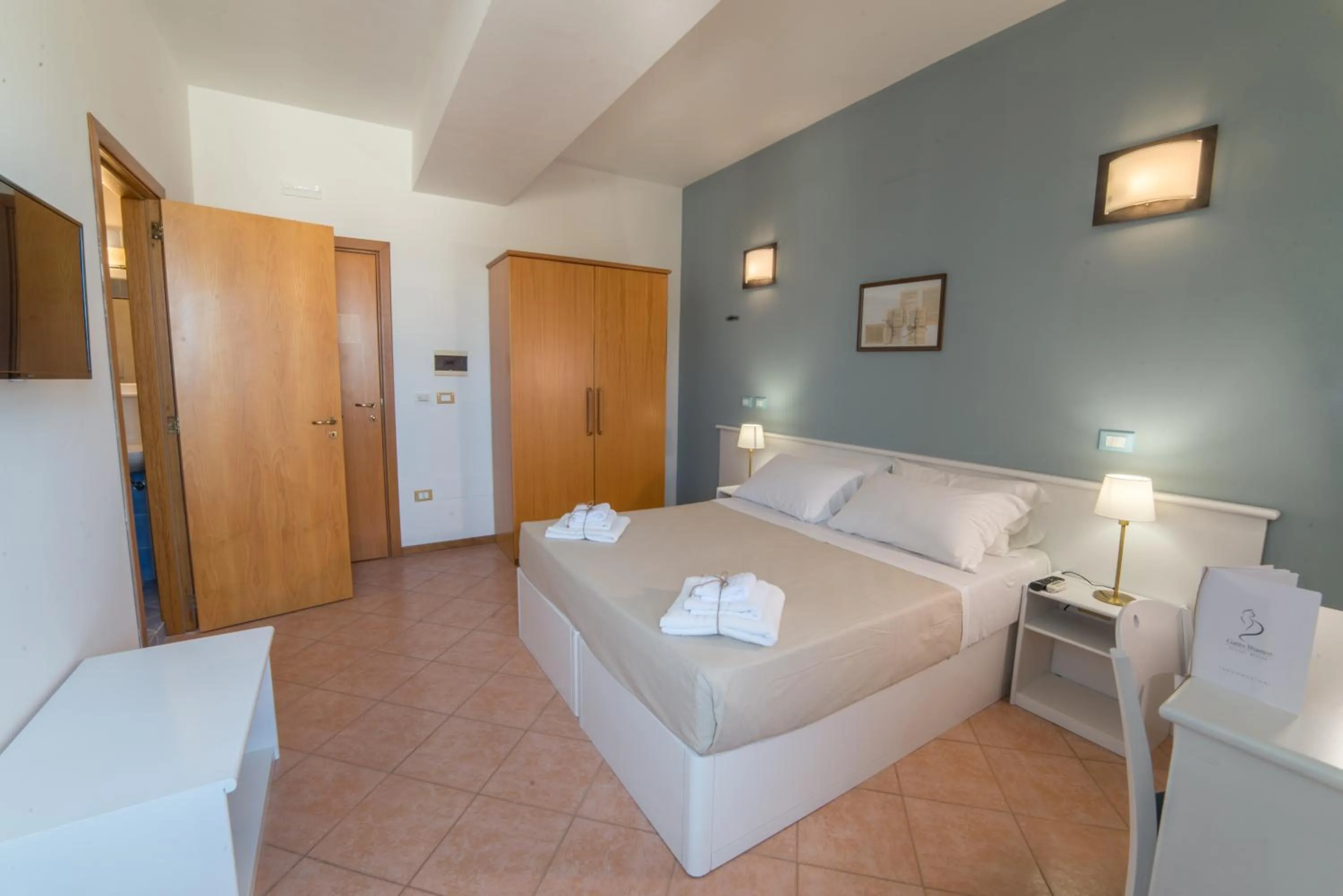 Gatto Bianco Casalabate