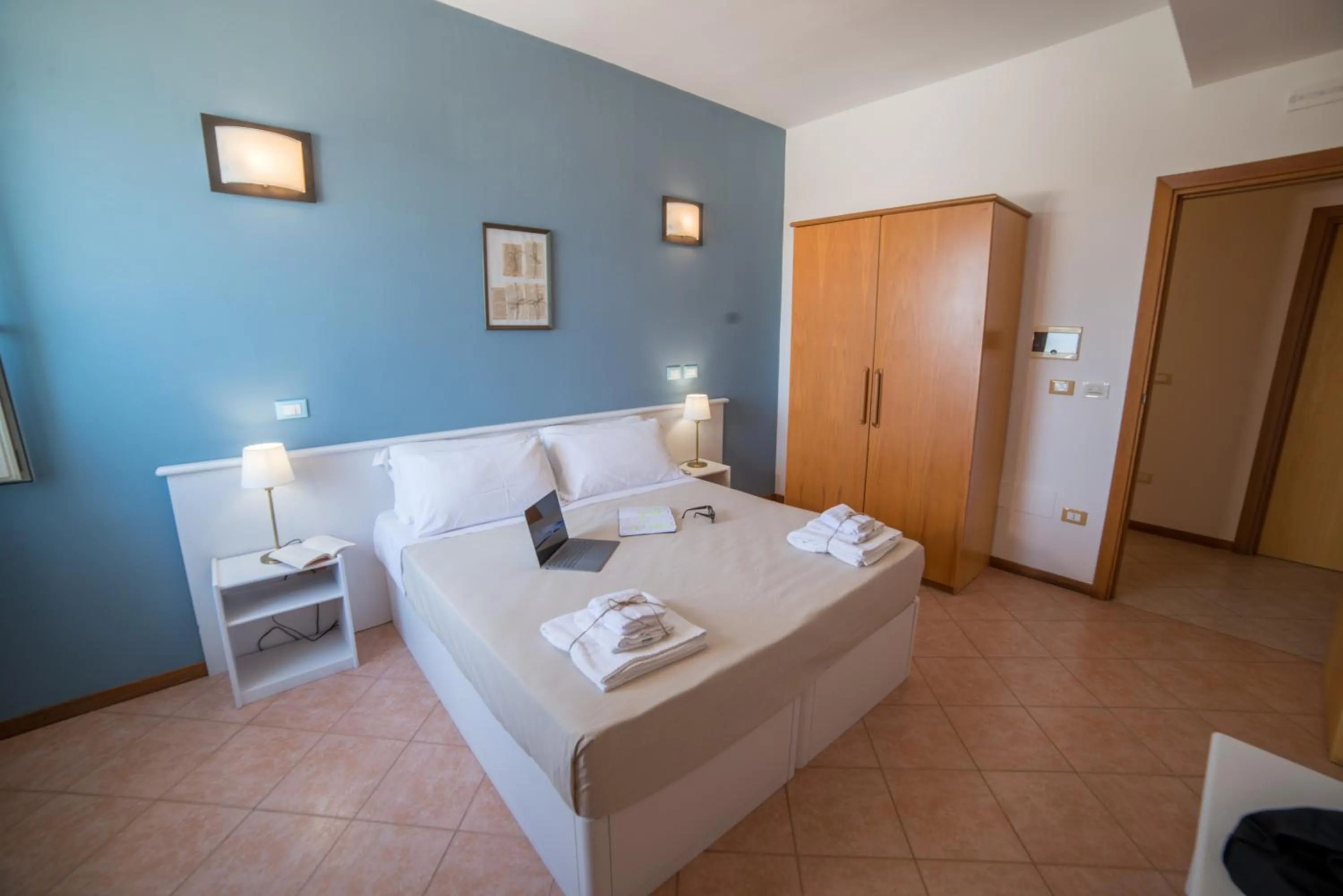 Gatto Bianco Casalabate