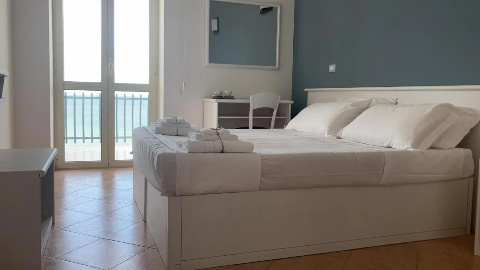 Gatto Bianco Casalabate