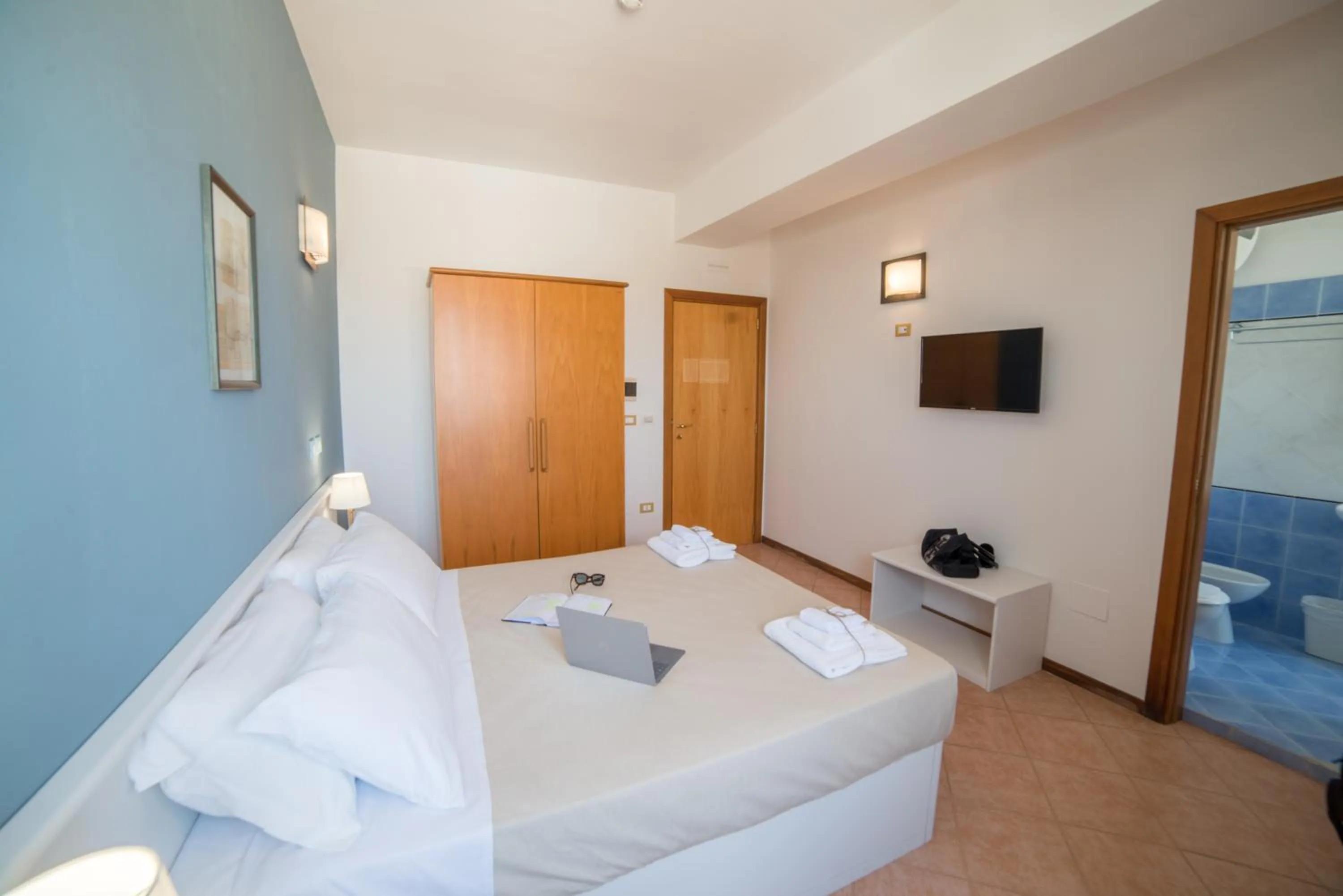 Gatto Bianco Casalabate