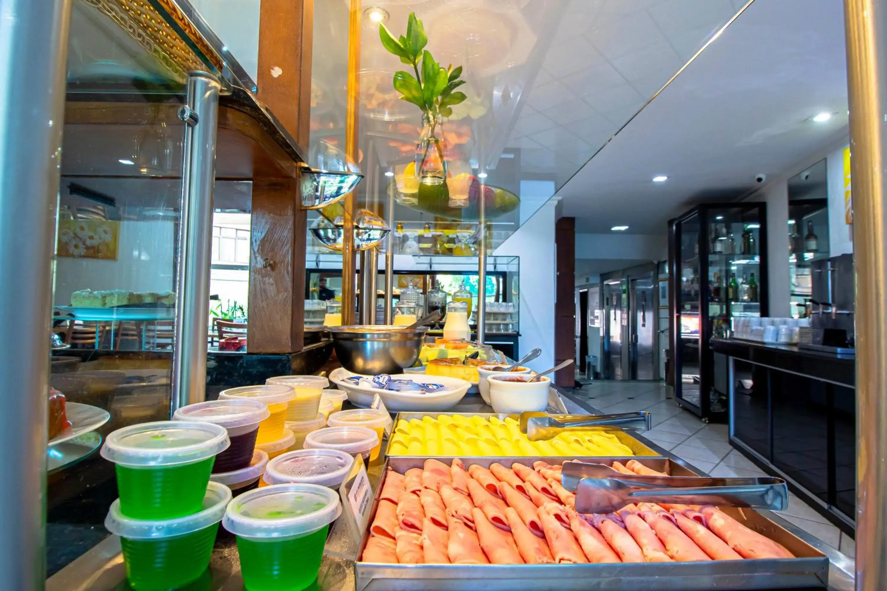 Restaurant/places to eat in Hotel Dan Inn Curitiba Centro By Nacional Inn Restaurant/places to eat in Hotel Dan Inn Curitiba Centro By Nacional Inn