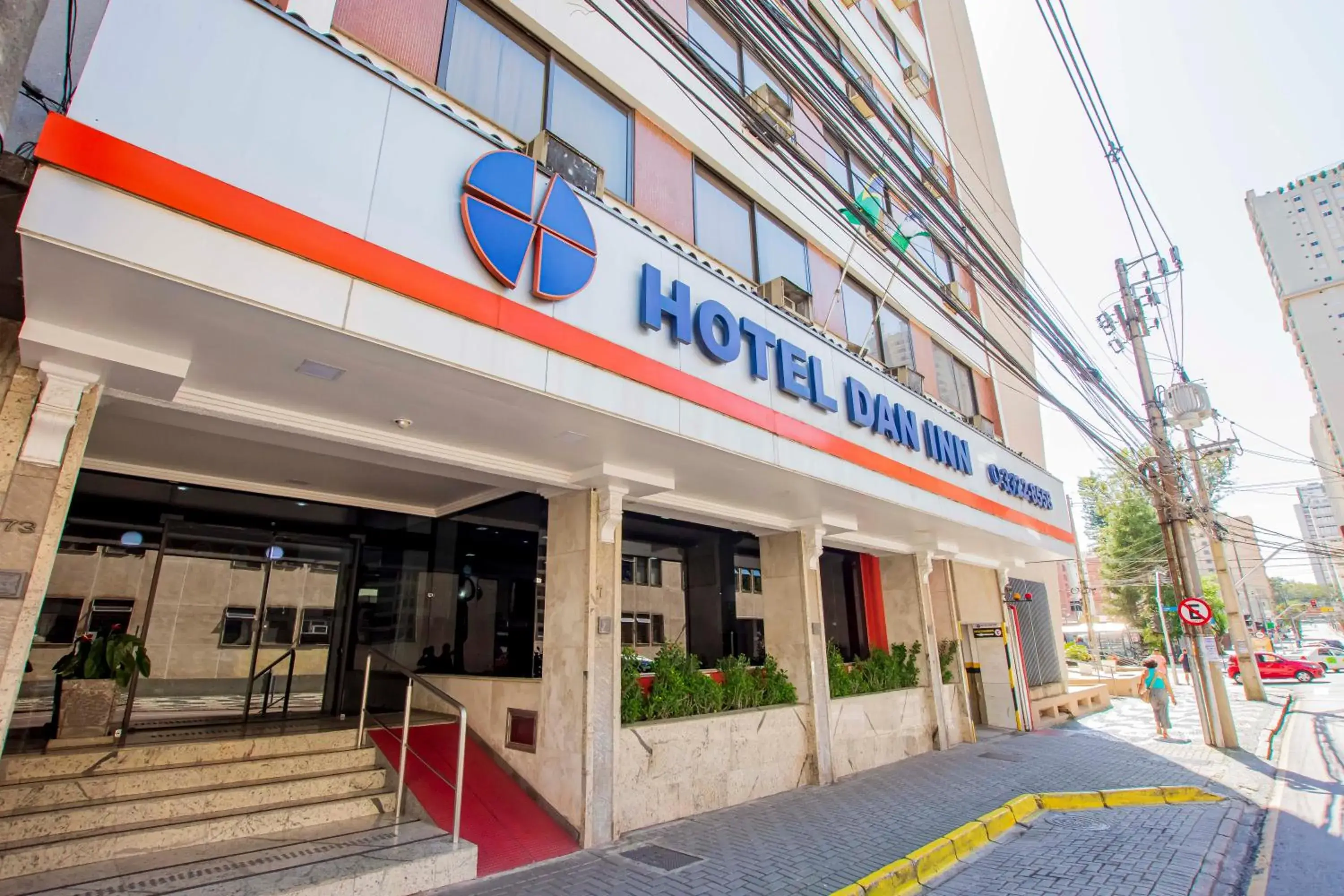 Facade/entrance in Hotel Dan Inn Curitiba Centro By Nacional Inn Facade/entrance in Hotel Dan Inn Curitiba Centro By Nacional Inn