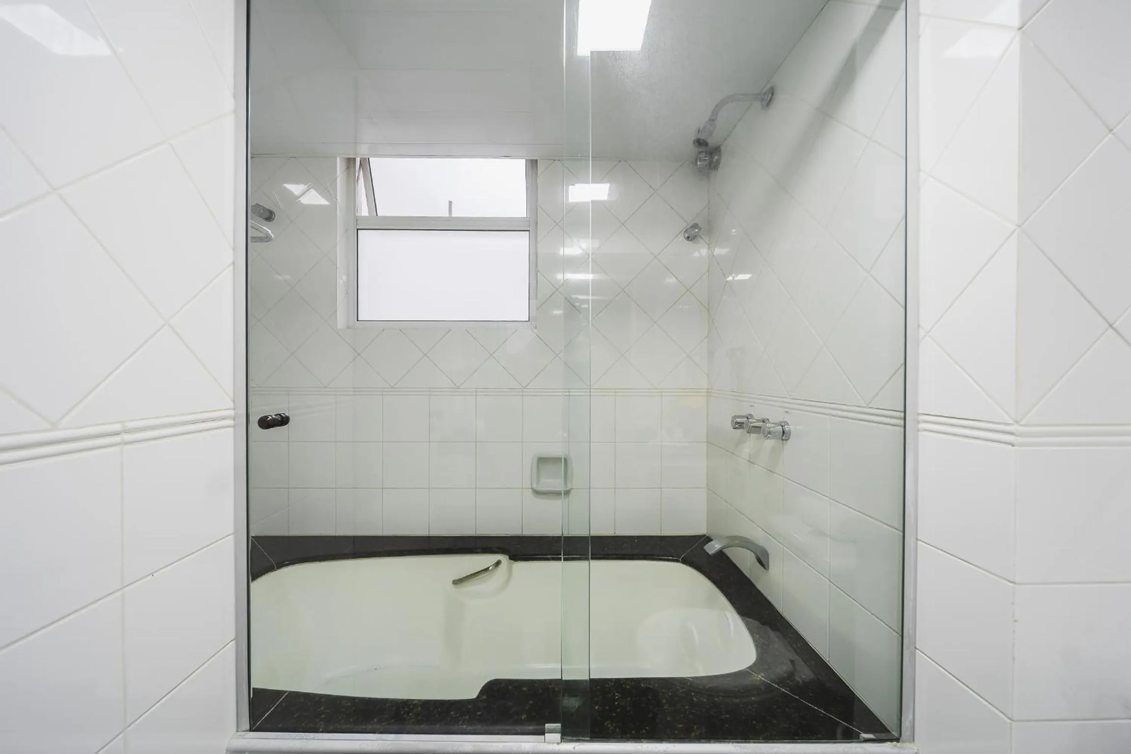 Bath in Hotel Dan Inn Curitiba Centro By Nacional Inn