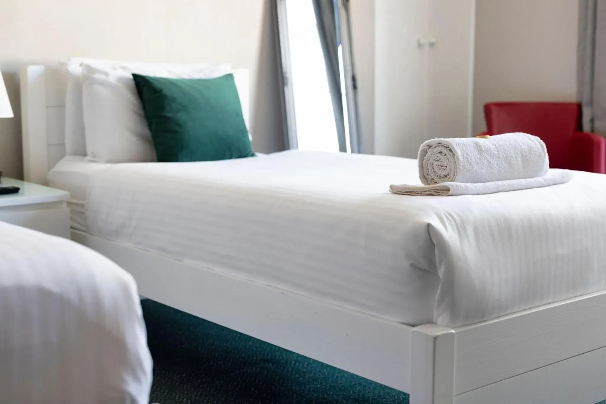 Bedroom, Bed in The Grapes Pub Bedroom, Bed in The Grapes Pub