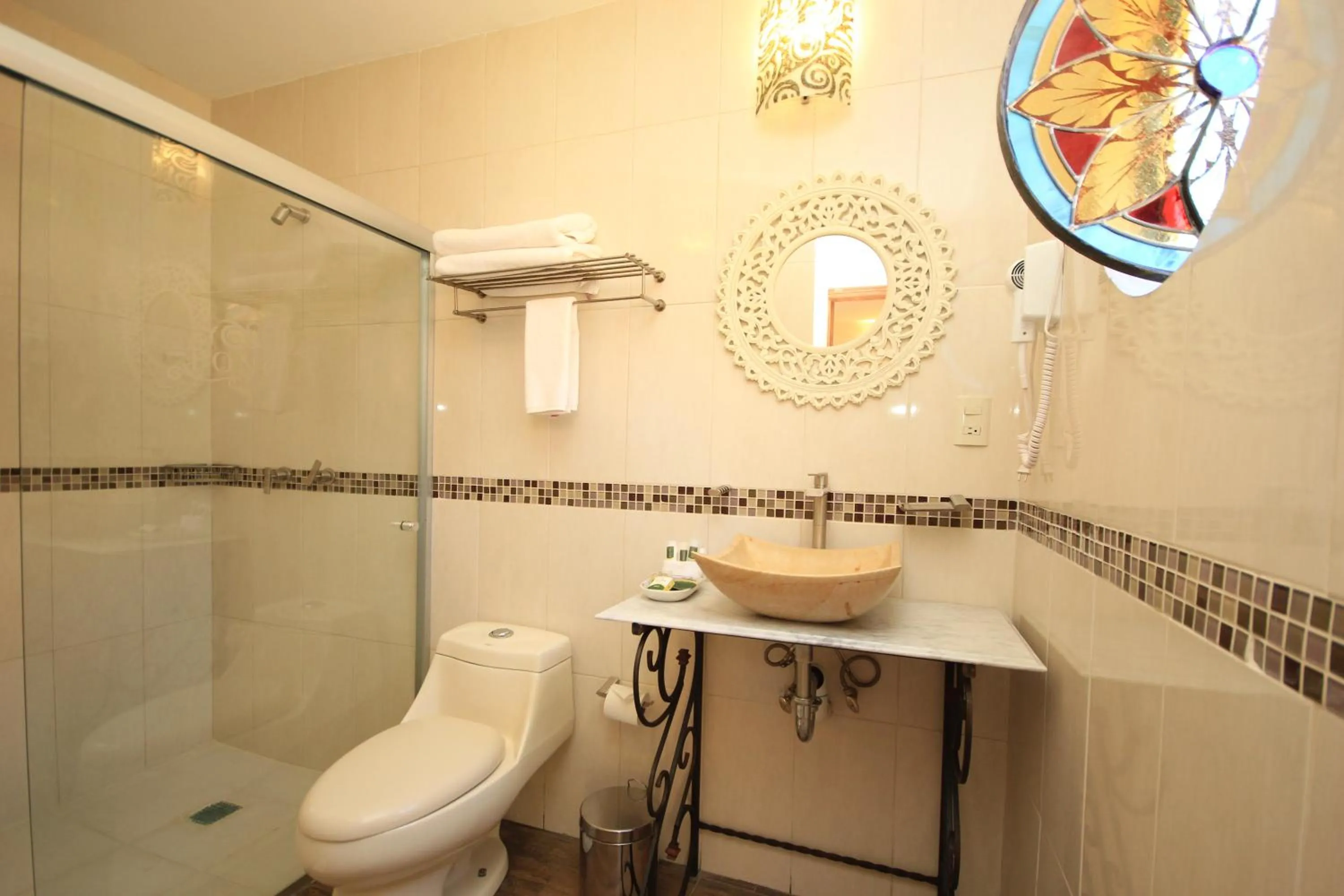 Shower in Hotel Boutique Ponciano