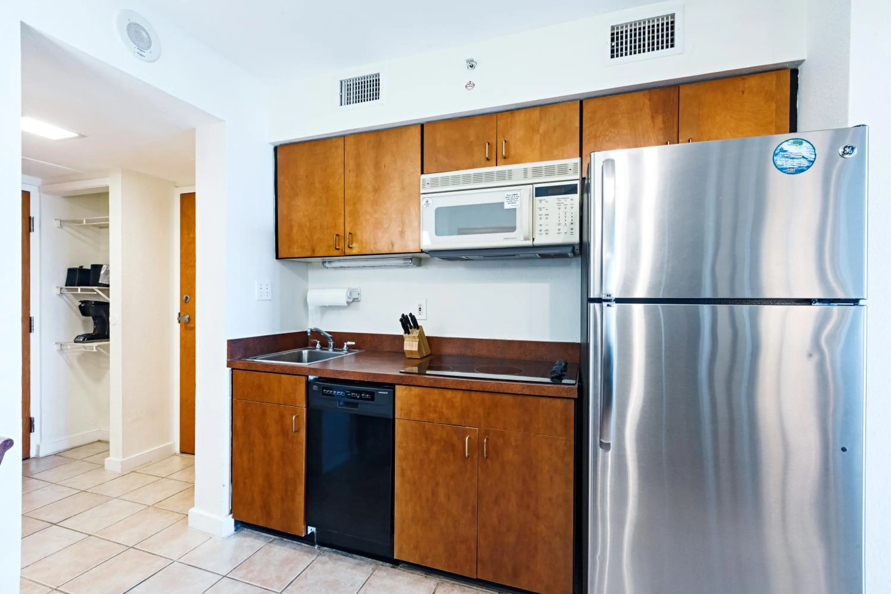 Kitchen or kitchenette in Ocean Sands Resort, Oceanfront, Virginia Beach by Vacatia