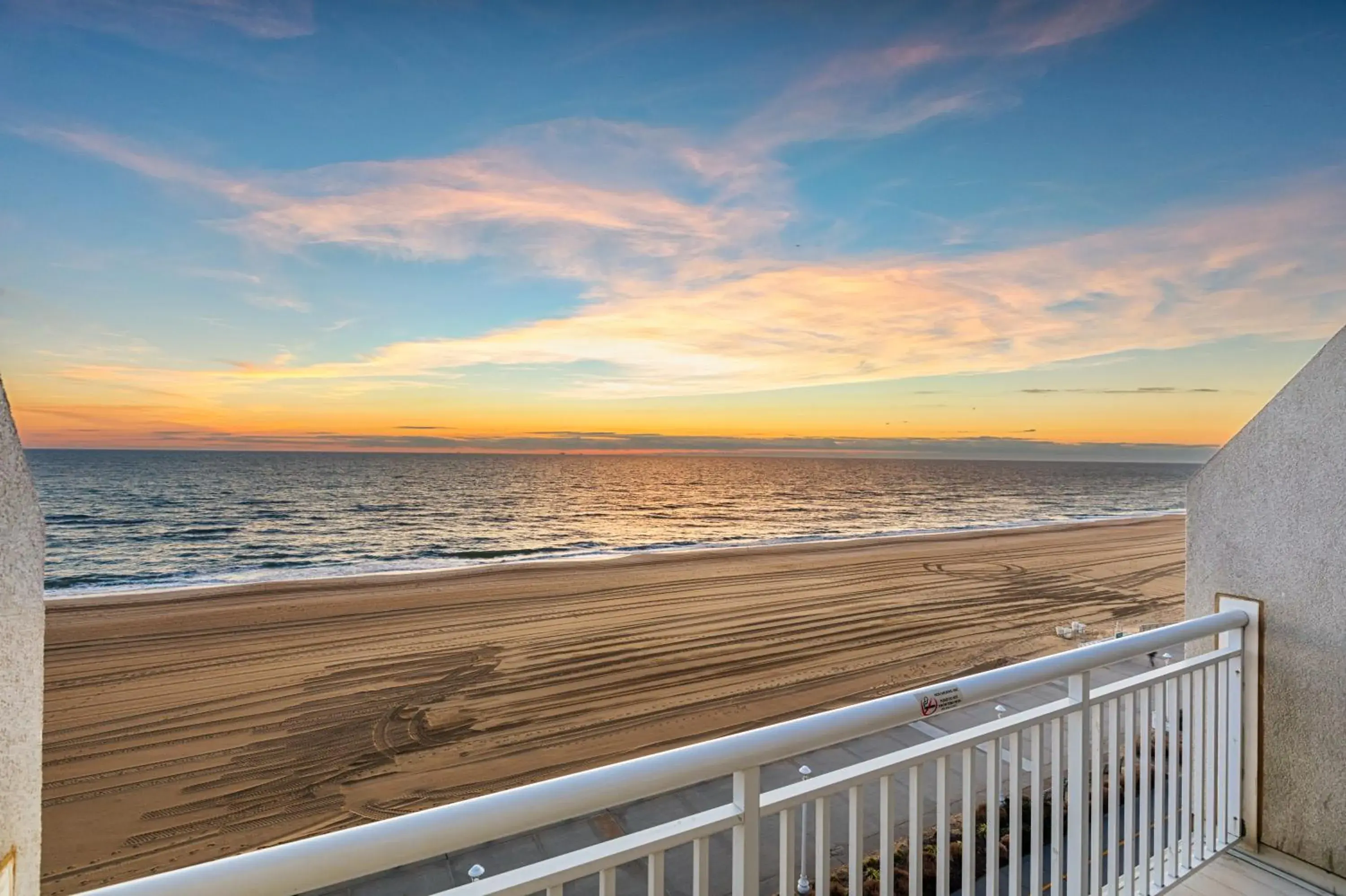 Sea view in Ocean Sands Resort, Oceanfront, Virginia Beach by Vacatia Sea view in Ocean Sands Resort, Oceanfront, Virginia Beach by Vacatia