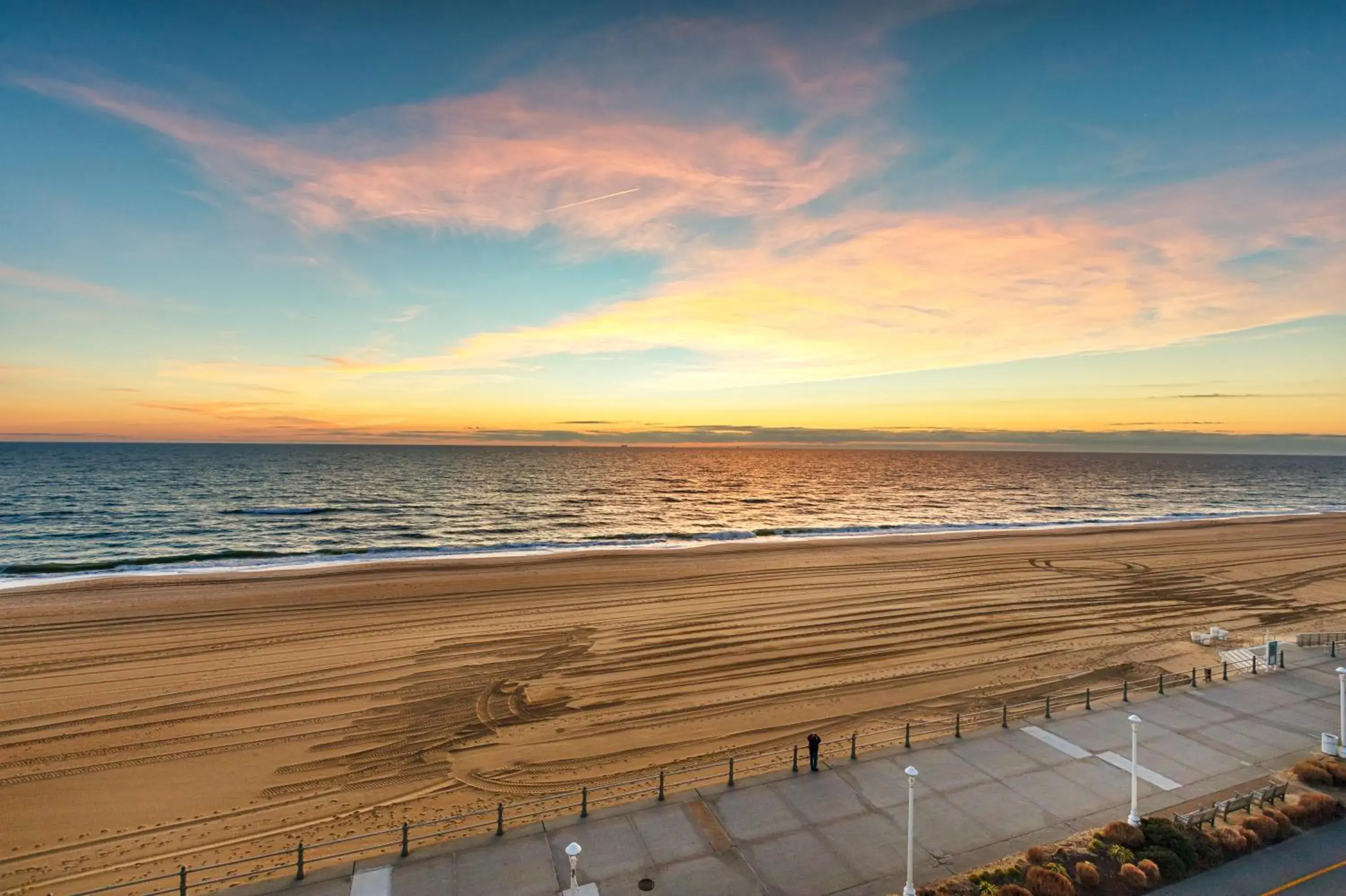 Sea view in Ocean Sands Resort, Oceanfront, Virginia Beach by Vacatia Sea view in Ocean Sands Resort, Oceanfront, Virginia Beach by Vacatia