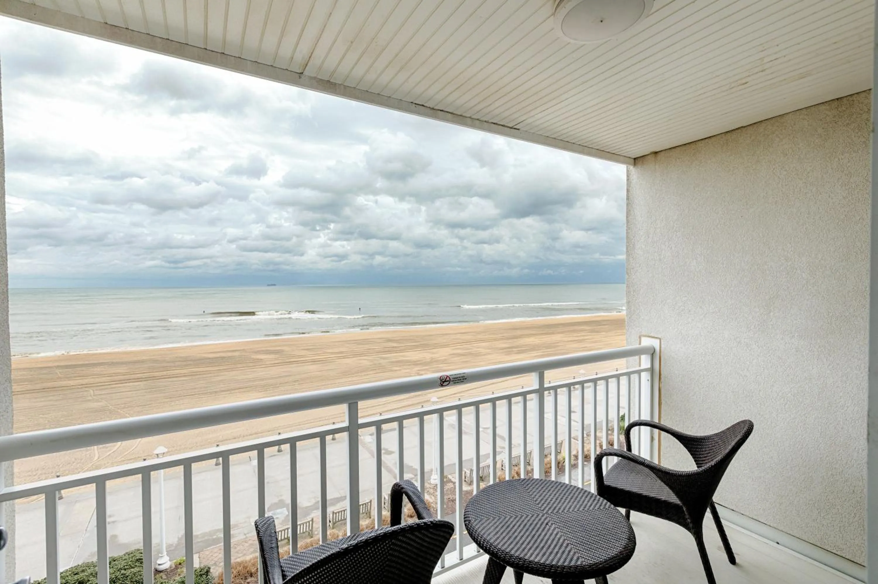 Balcony/Terrace in Ocean Sands Resort, Oceanfront, Virginia Beach by Vacatia