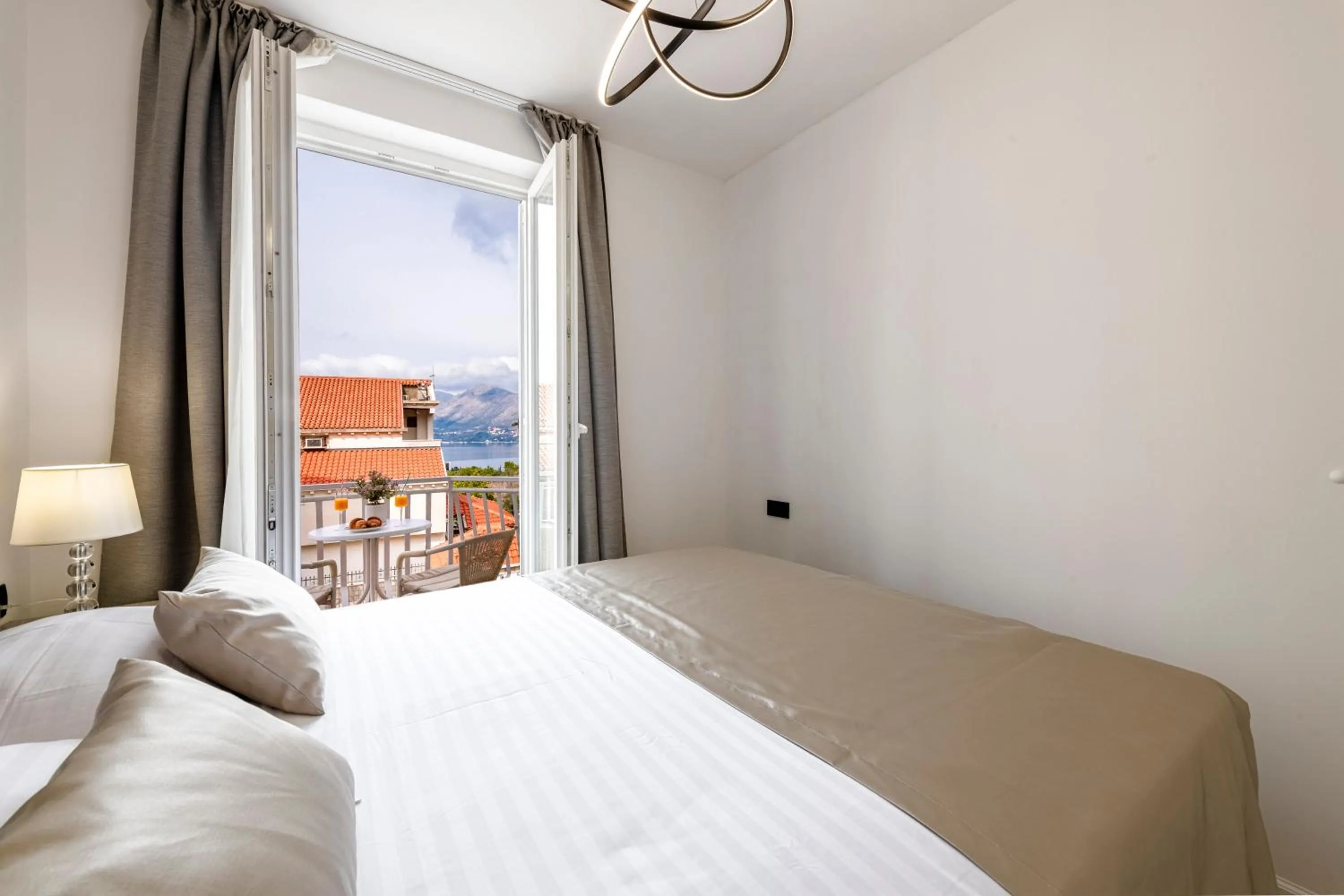 Bedroom, Bed in Cozy Corner 49