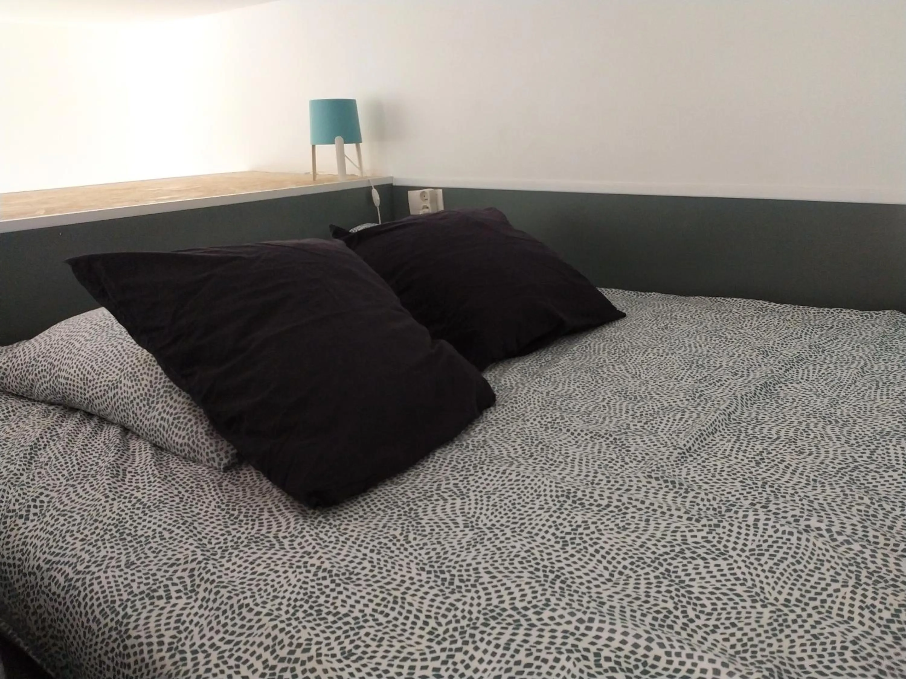 Bed in B&B Bordeaux Saint Michel