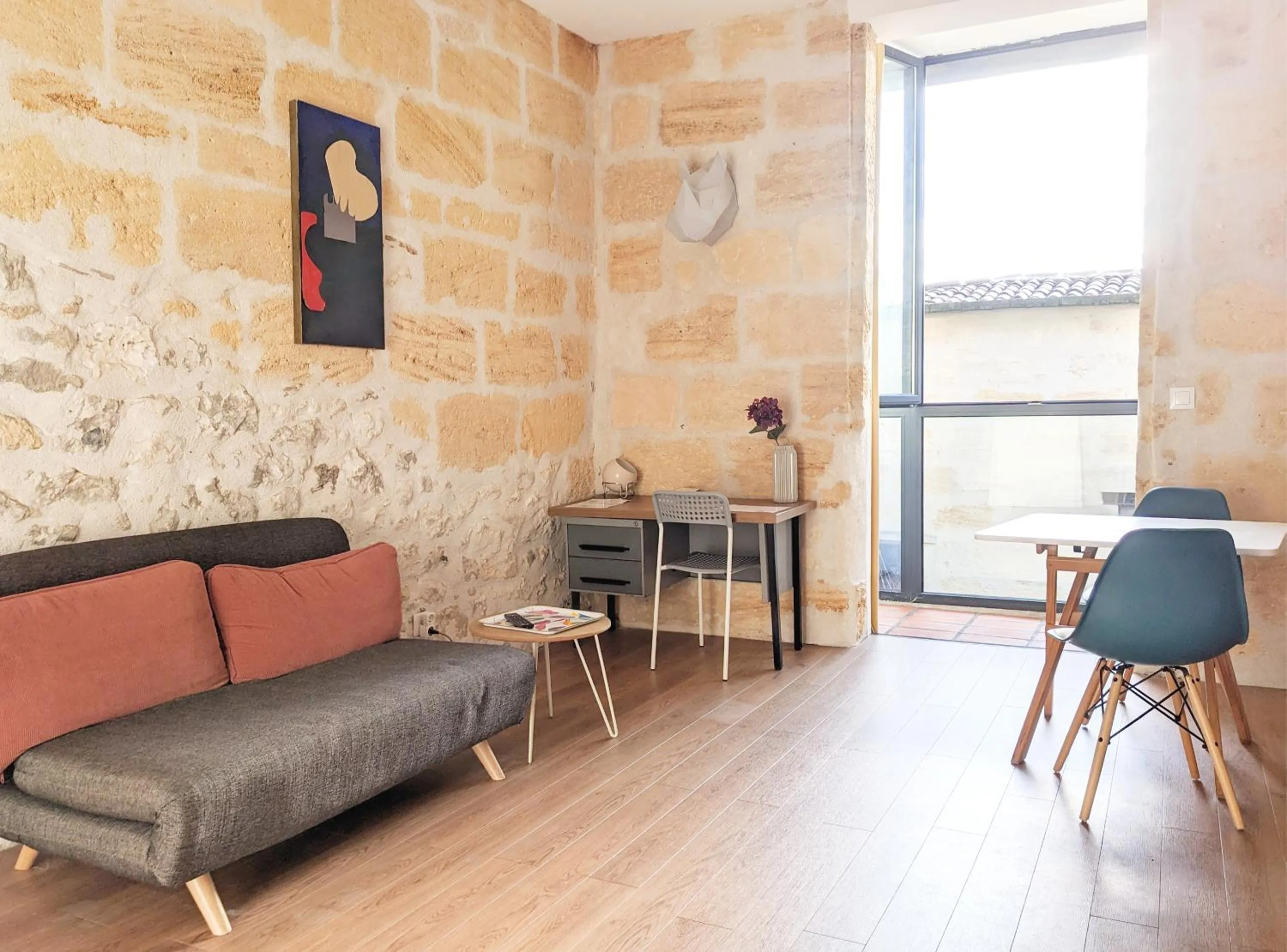 Seating area in B&B Bordeaux Saint Michel