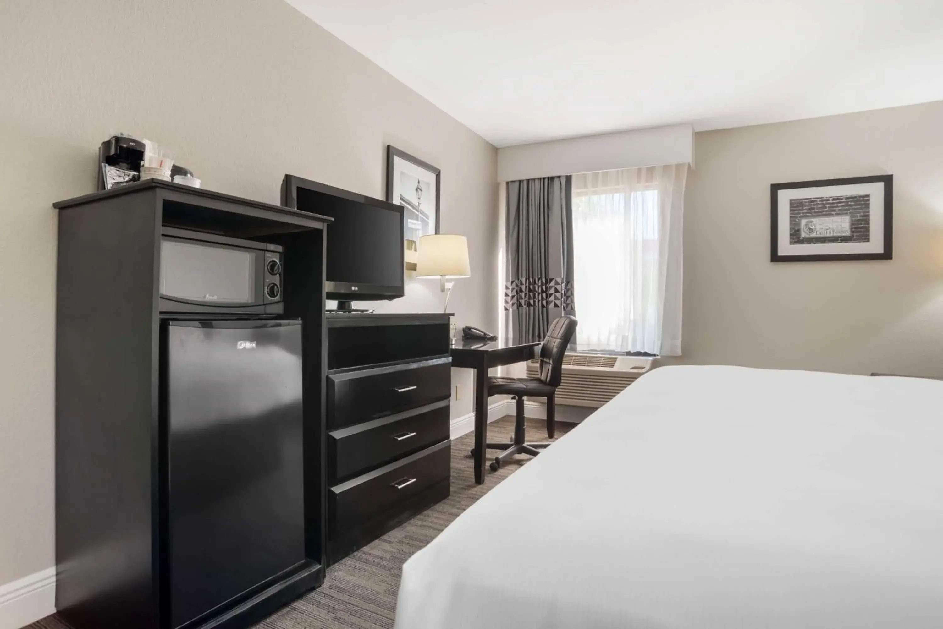 Bedroom, Bed in Best Western Bayou Inn Bedroom, Bed in Best Western Bayou Inn