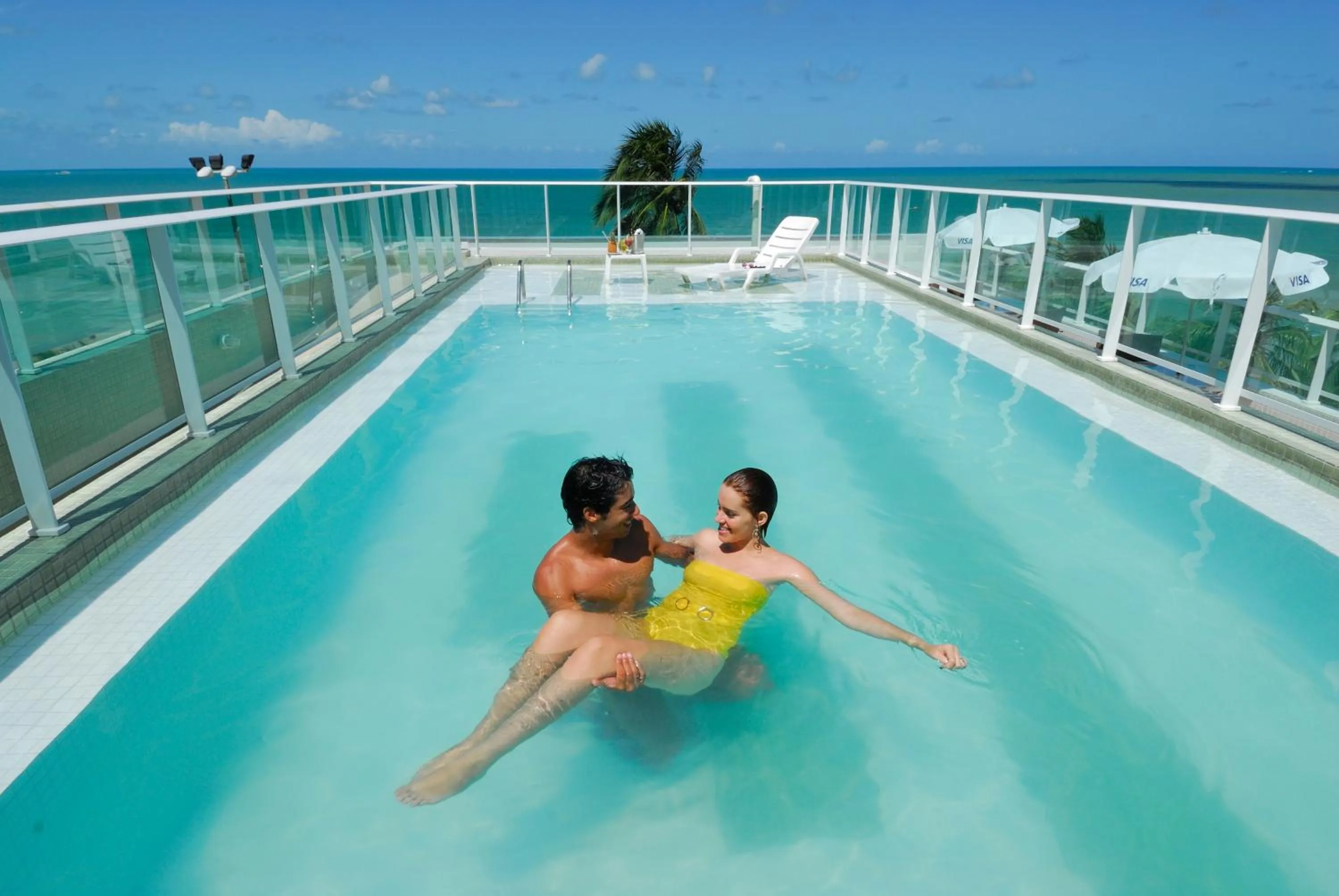 People in Nord Easy Green Sunset