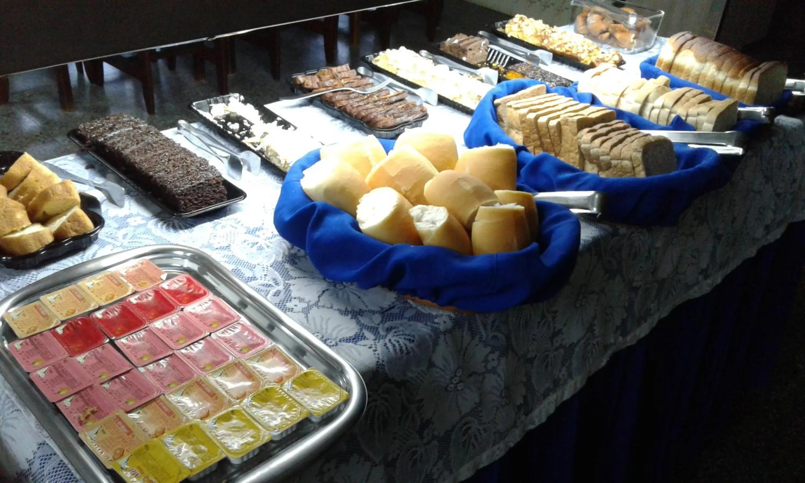 Buffet breakfast in Hotel Mirante