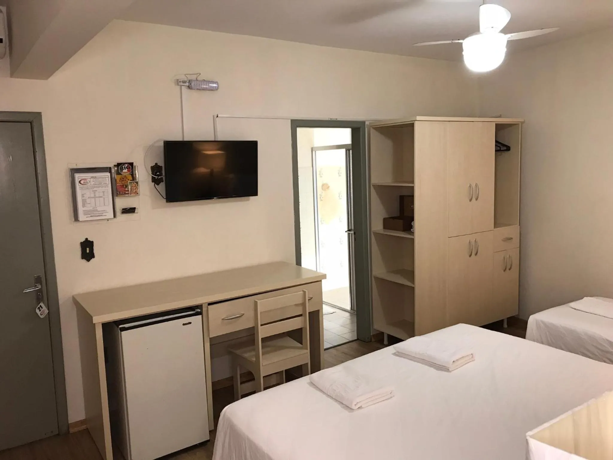 Bathroom, Bed in Hotel Mirante