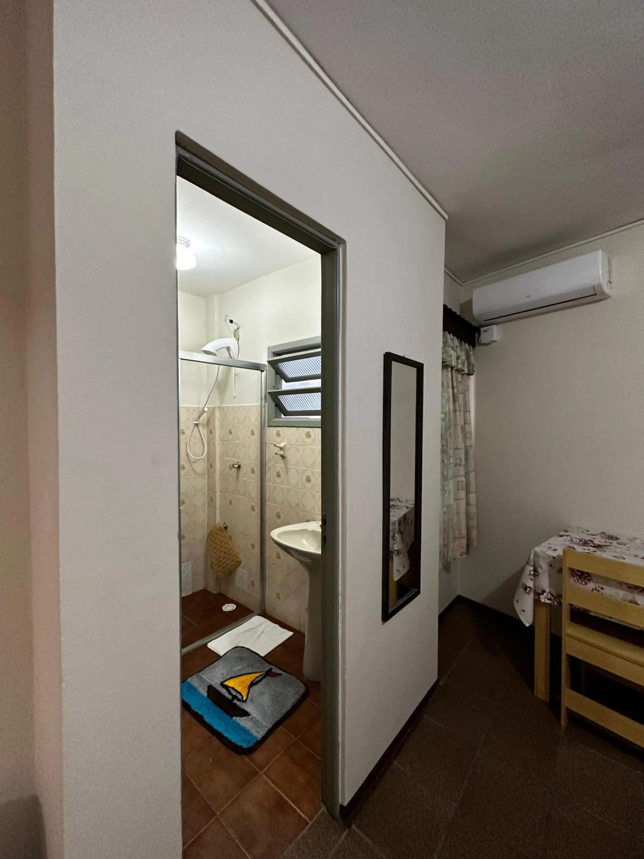 Shower, Bed in Hotel Mirante