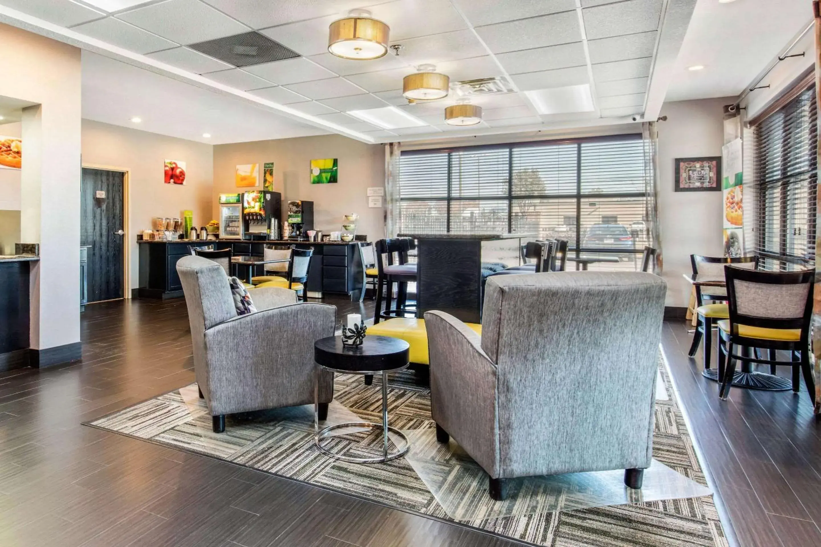 Lobby or reception in Quality Inn Memphis Airport Lobby or reception in Quality Inn Memphis Airport