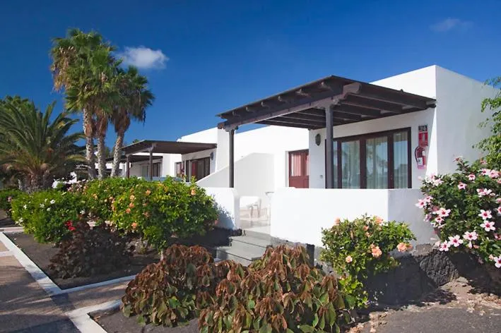 Property building in Bungalows Playa Limones