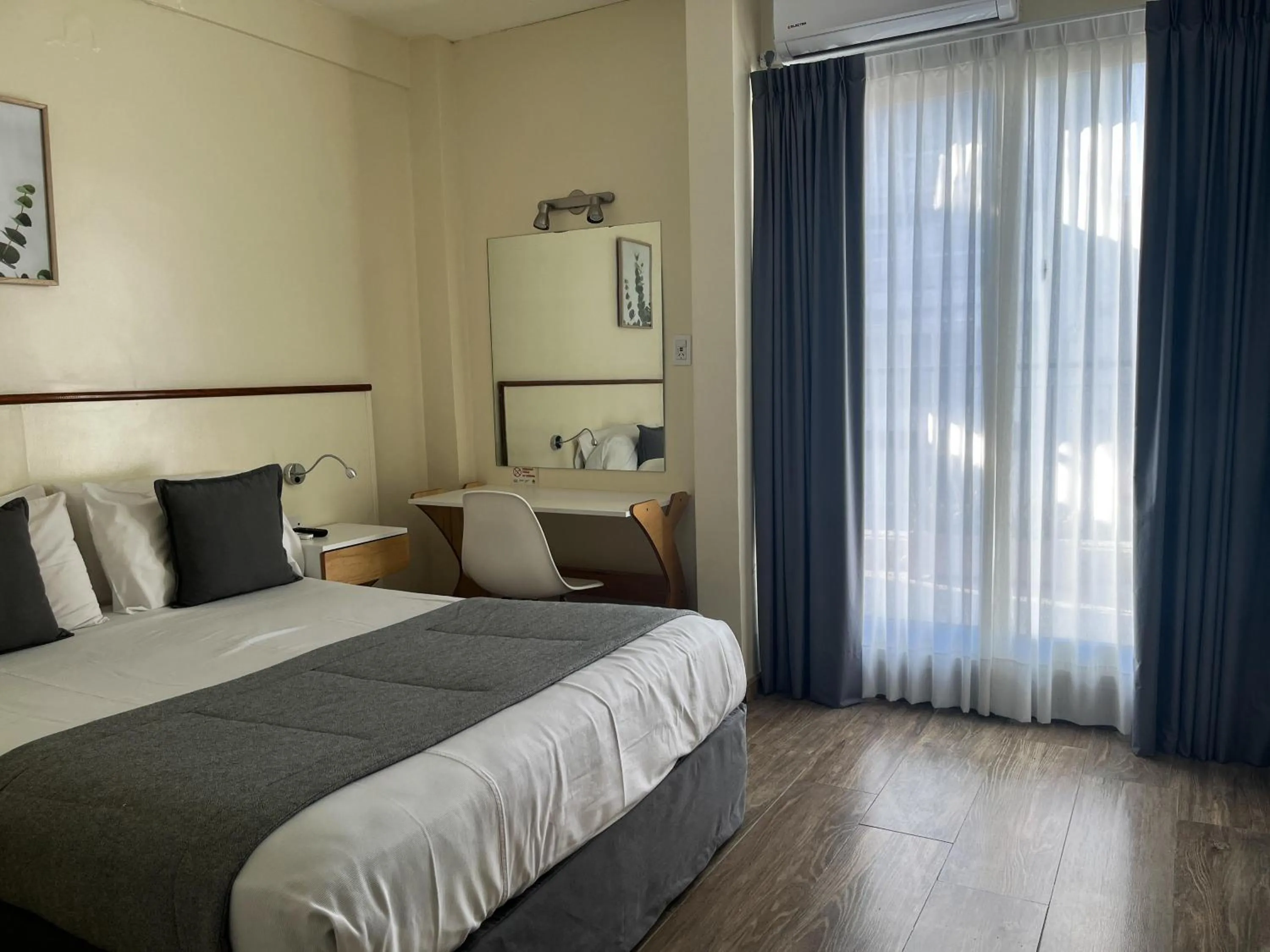 Bedroom, Bed in Alpino Hotel