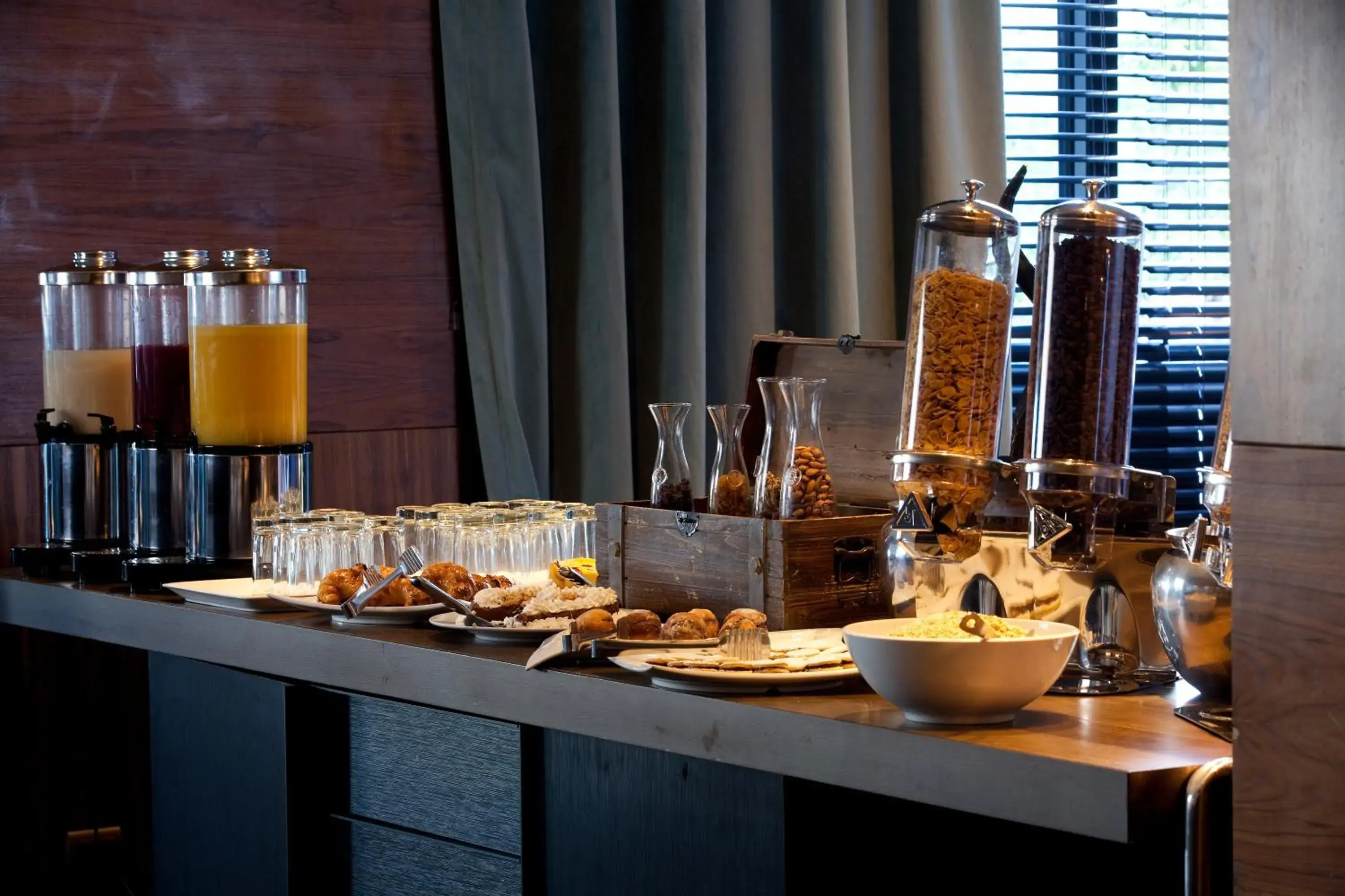 Food and drinks in Wyndham Santiago Pettra Food and drinks in Wyndham Santiago Pettra