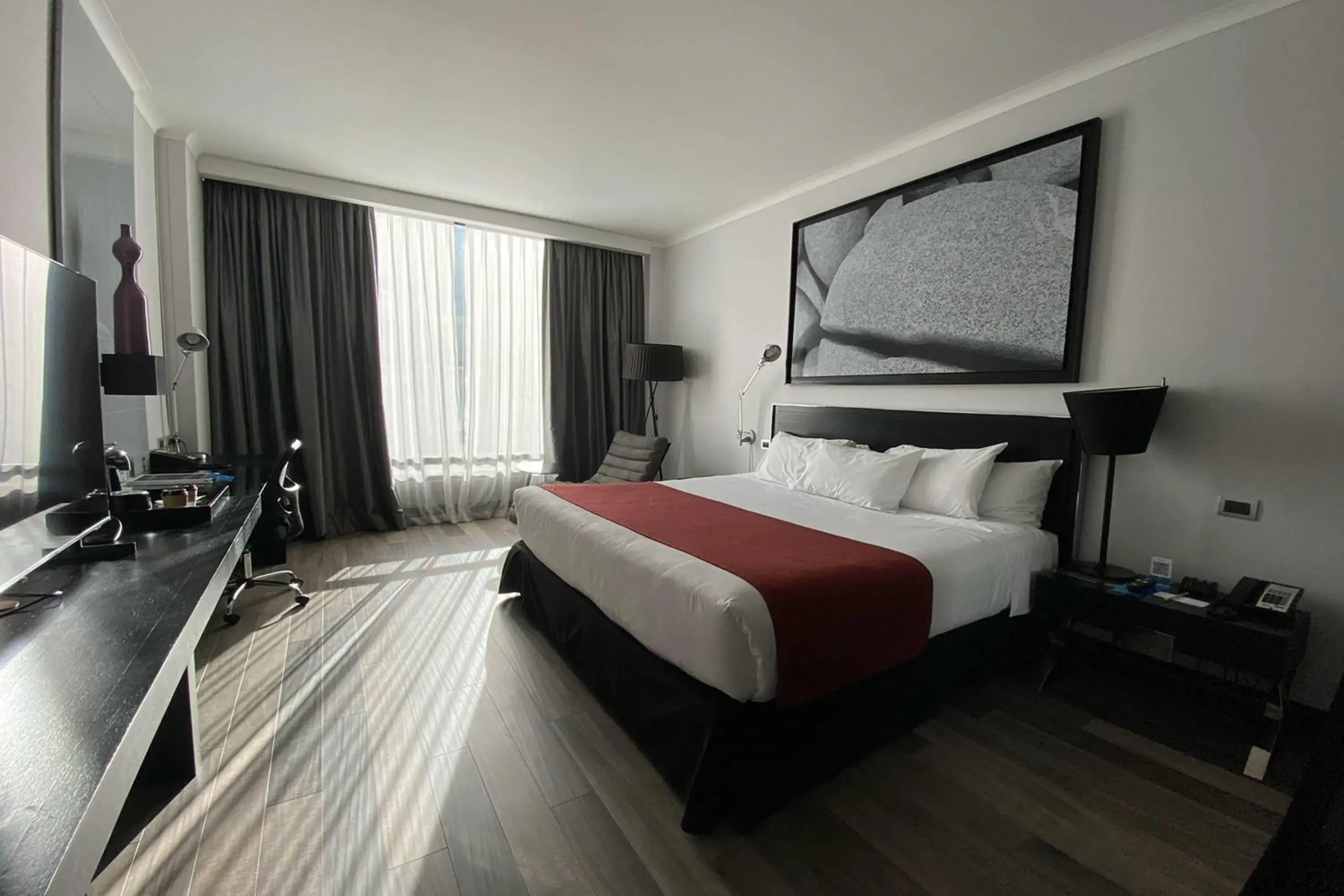 Photo of the whole room, Bed in Wyndham Santiago Pettra Photo of the whole room, Bed in Wyndham Santiago Pettra