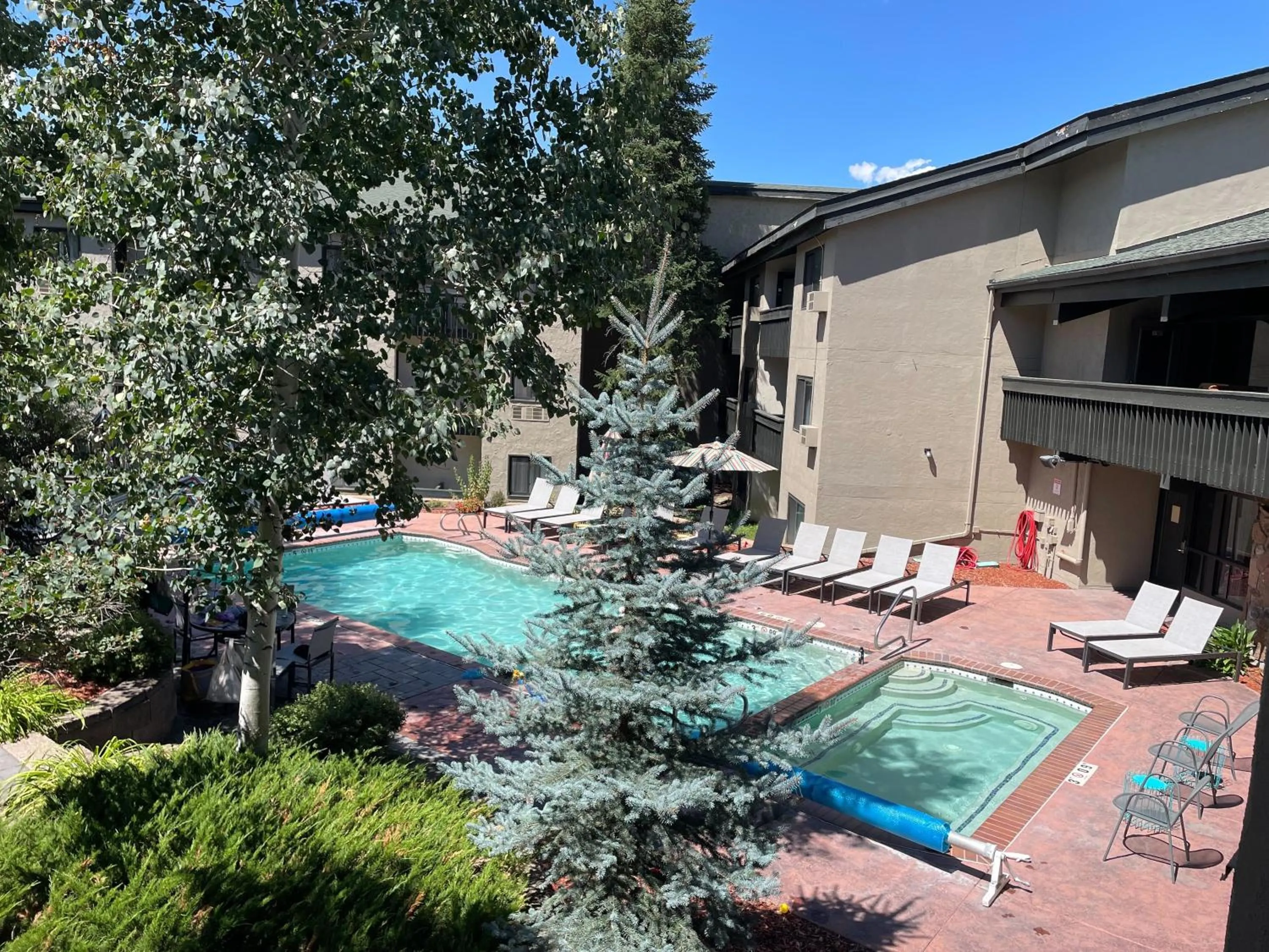 Swimming pool in Gravity Haus Steamboat