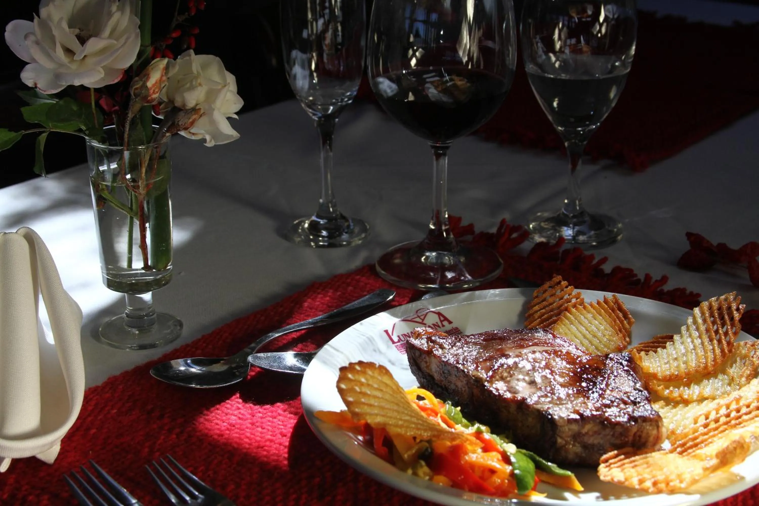 Restaurant/places to eat in Hostería Lunahuana