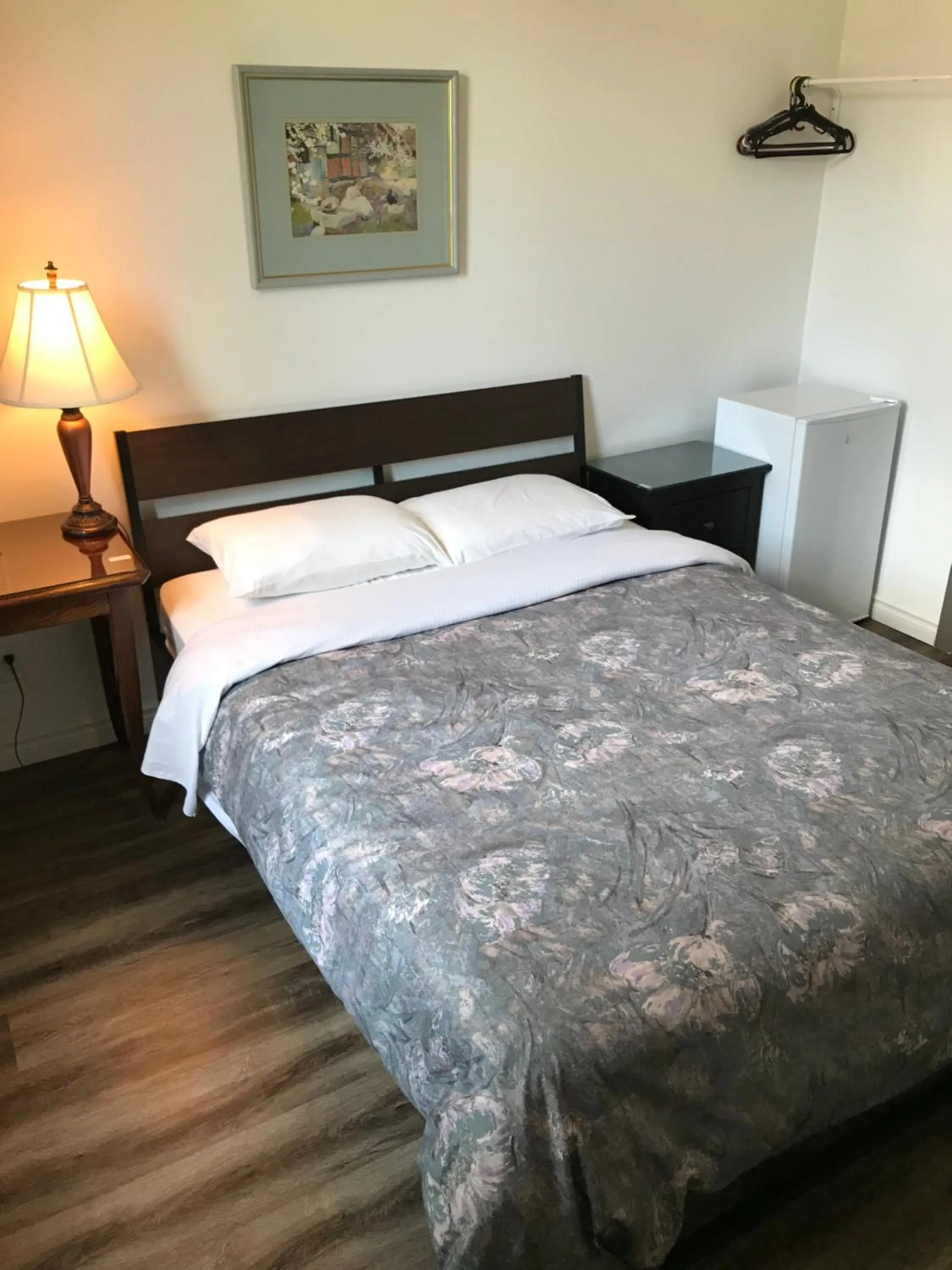 Bed in Hotel Bon Accueil