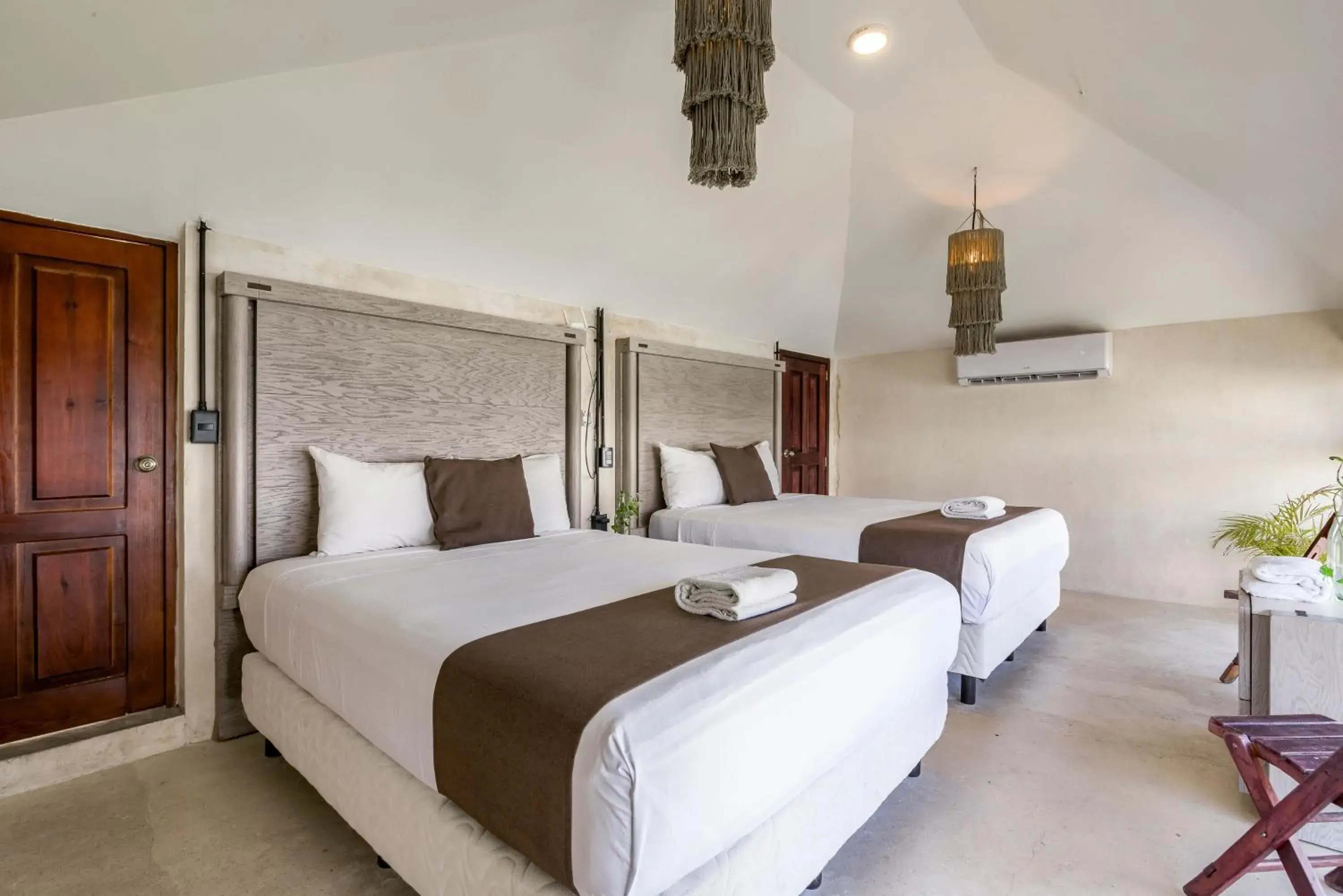Deluxe Double or Twin Room in Hotel Banana Boutique & Spa - 5th Av Playa del Carmen Deluxe Double or Twin Room in Hotel Banana Boutique & Spa - 5th Av Playa del Carmen