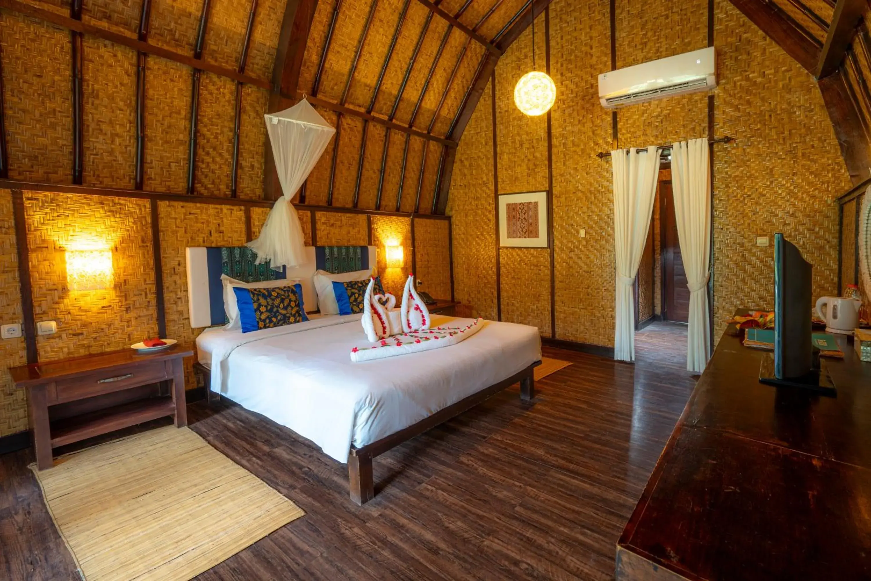 Photo of the whole room, Bed in Samawa Seaside Resort Photo of the whole room, Bed in Samawa Seaside Resort