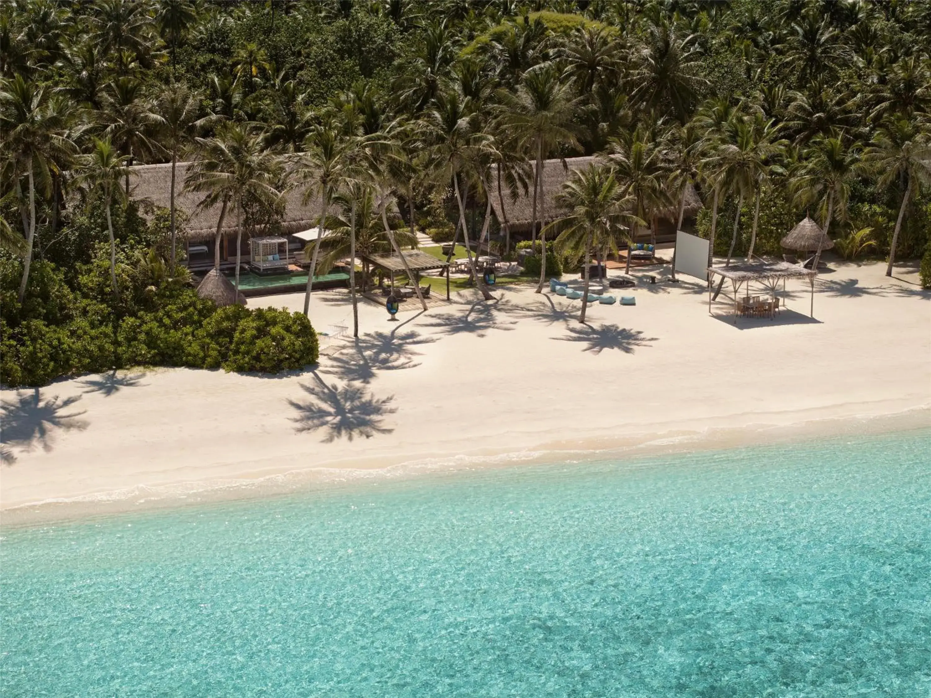 Photo of the whole room in One&Only Reethi Rah Photo of the whole room in One&Only Reethi Rah