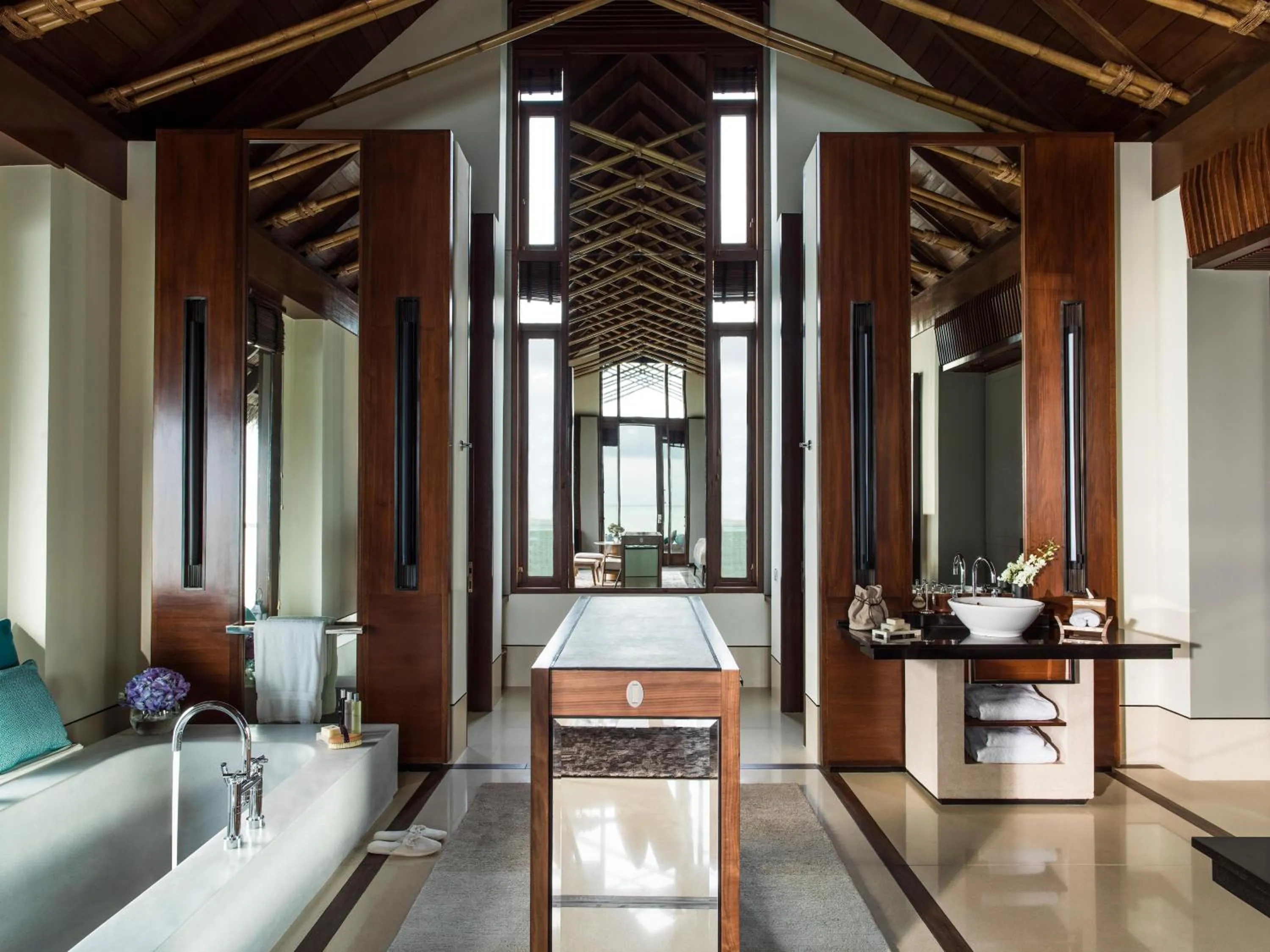 Bathroom in One&Only Reethi Rah