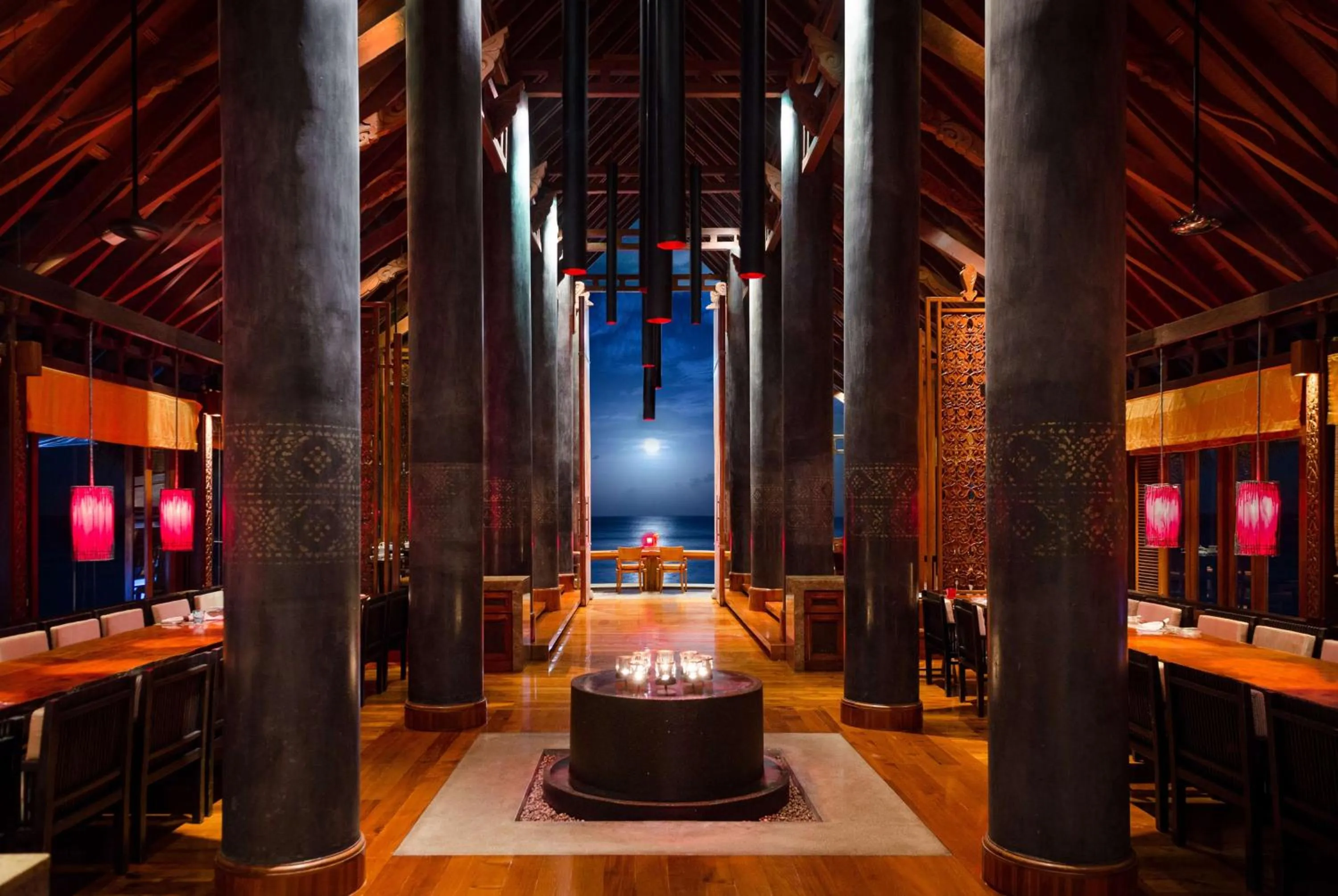 Restaurant/places to eat in One&Only Reethi Rah