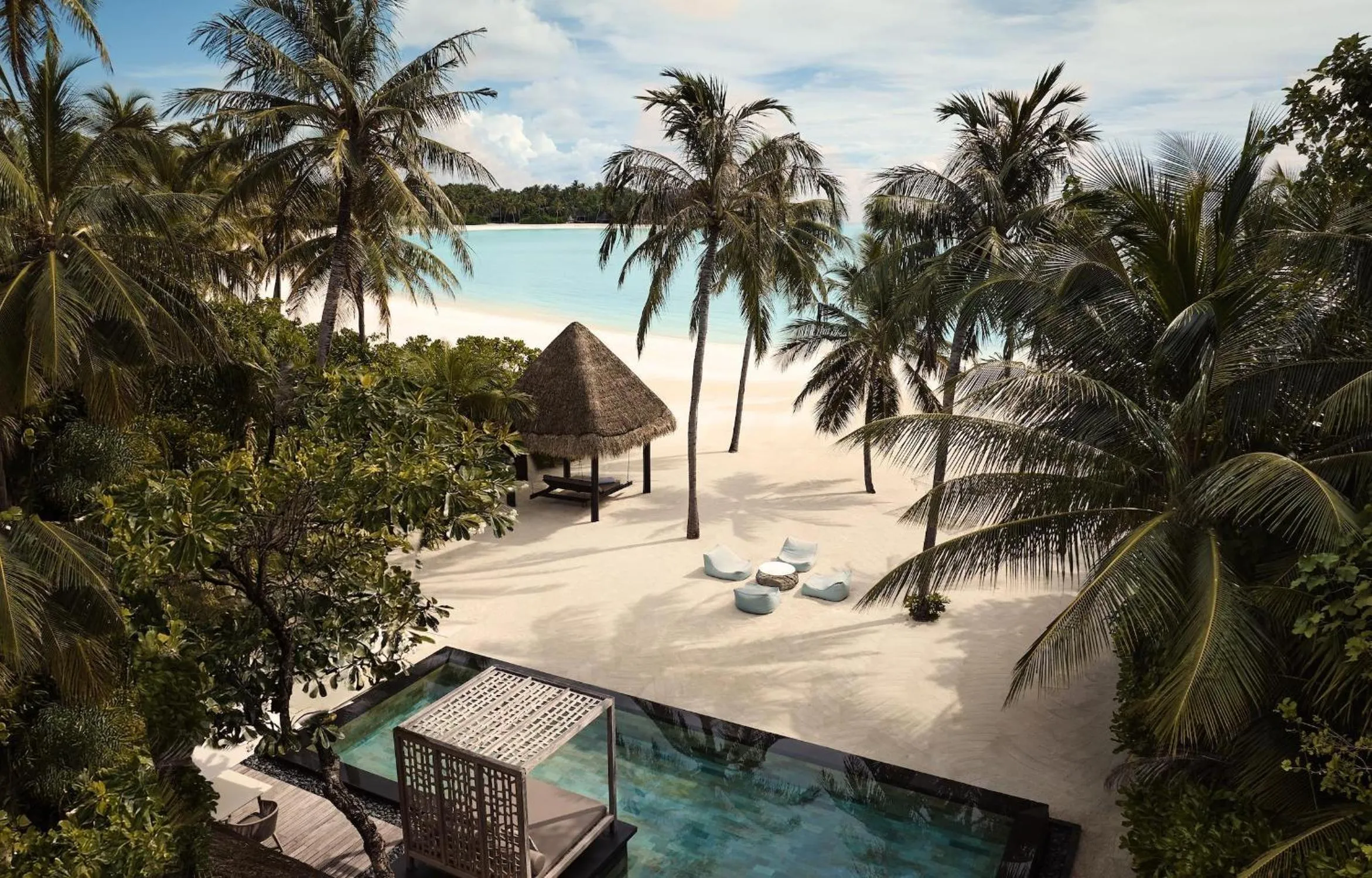 Photo of the whole room in One&Only Reethi Rah